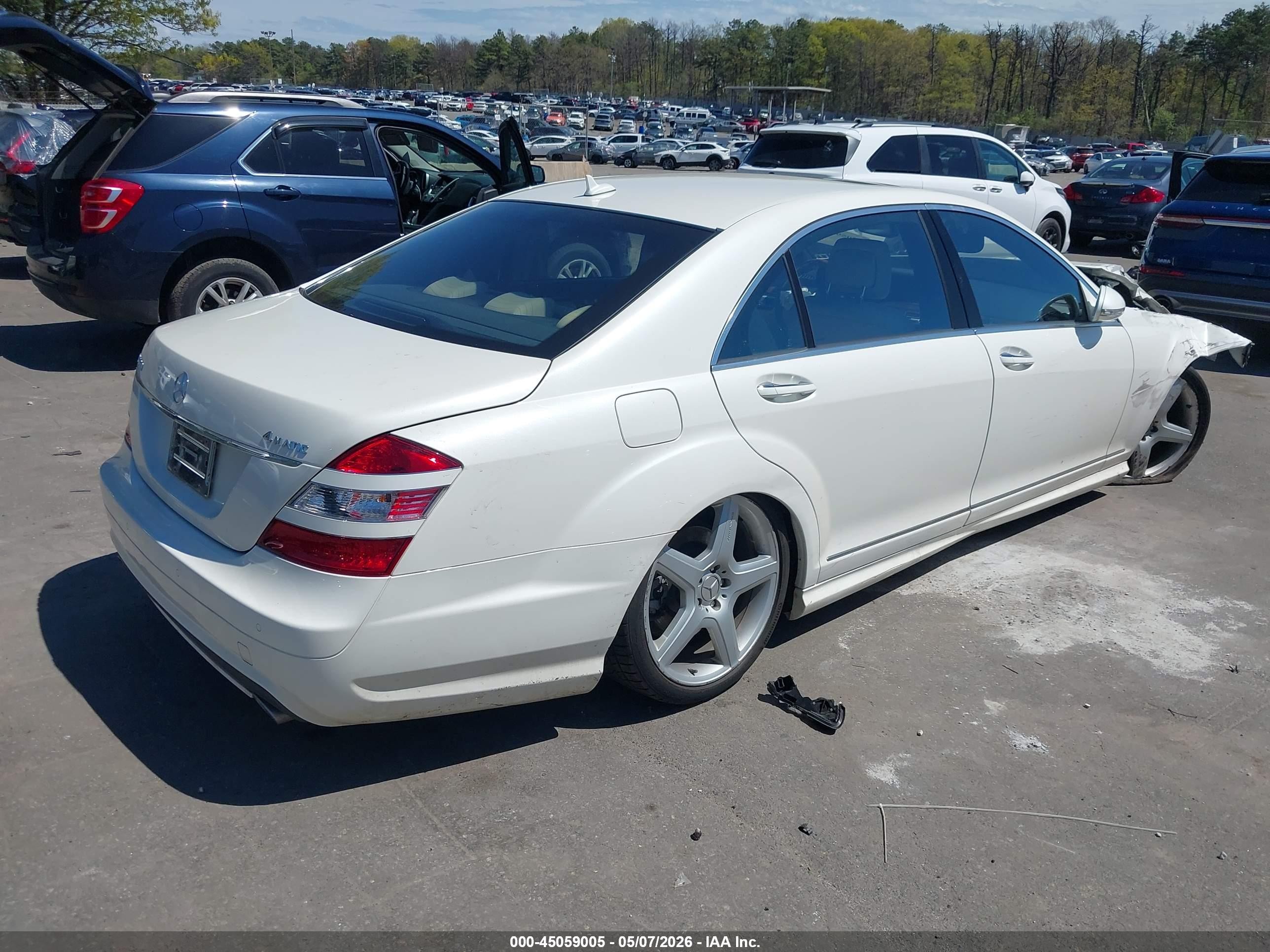2009 Mercedes-benz S 550 4matic Белый vin: WDDNG86X29A270767