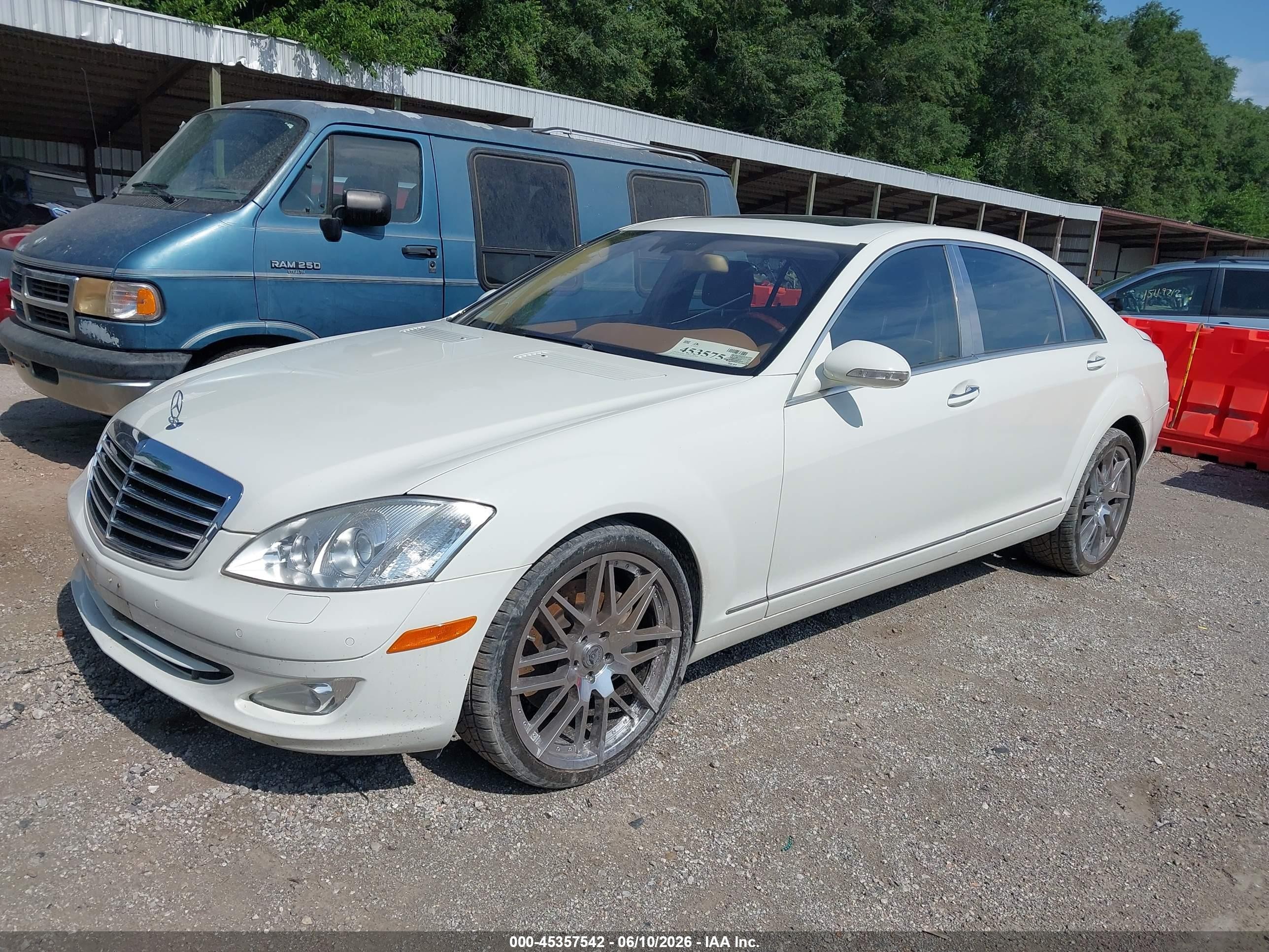 2008 Mercedes-benz S 550 4matic White vin: WDDNG86X38A173544