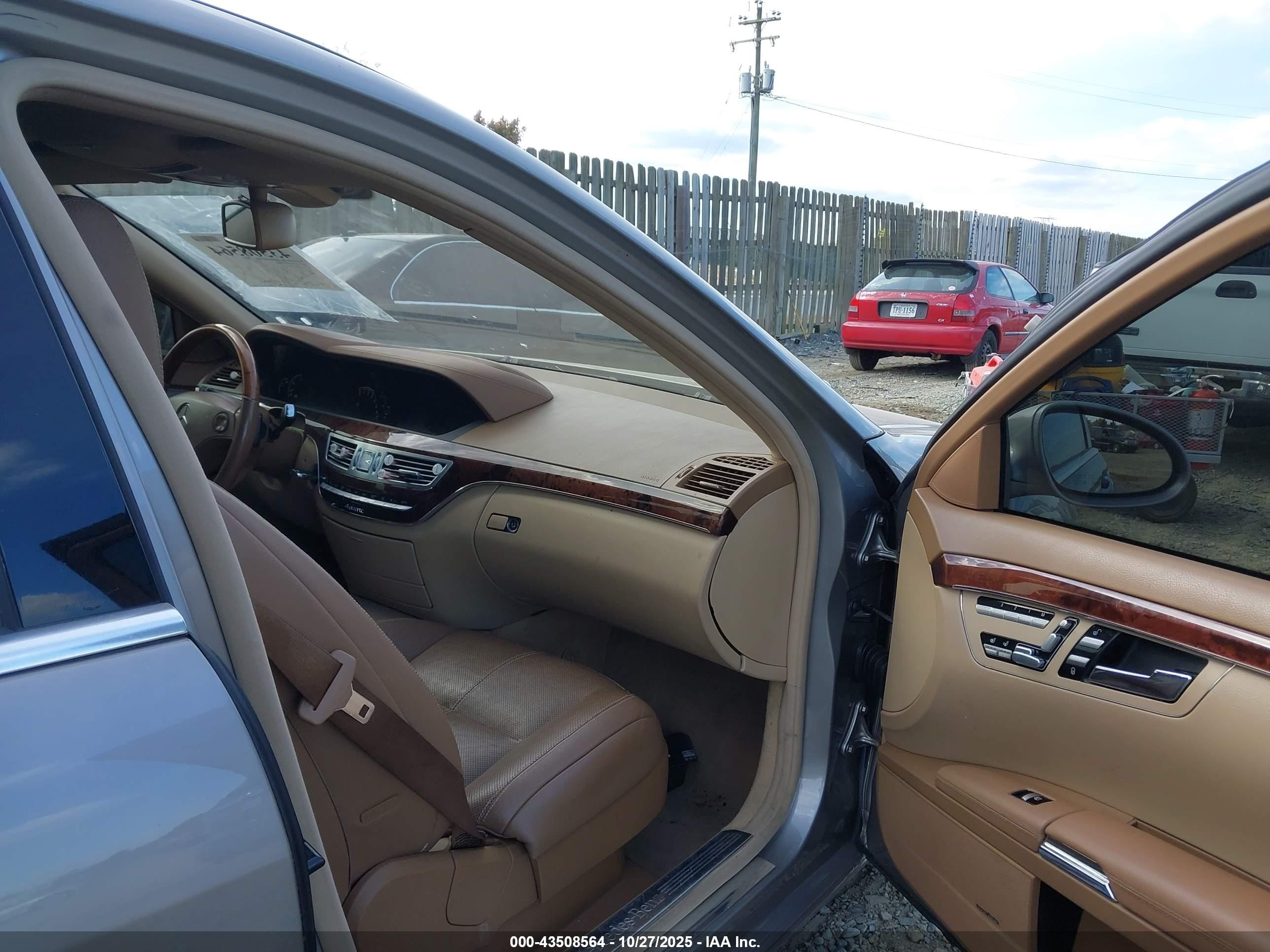 2009 Mercedes-benz S 550 4matic Золотой vin: WDDNG86X39A246333