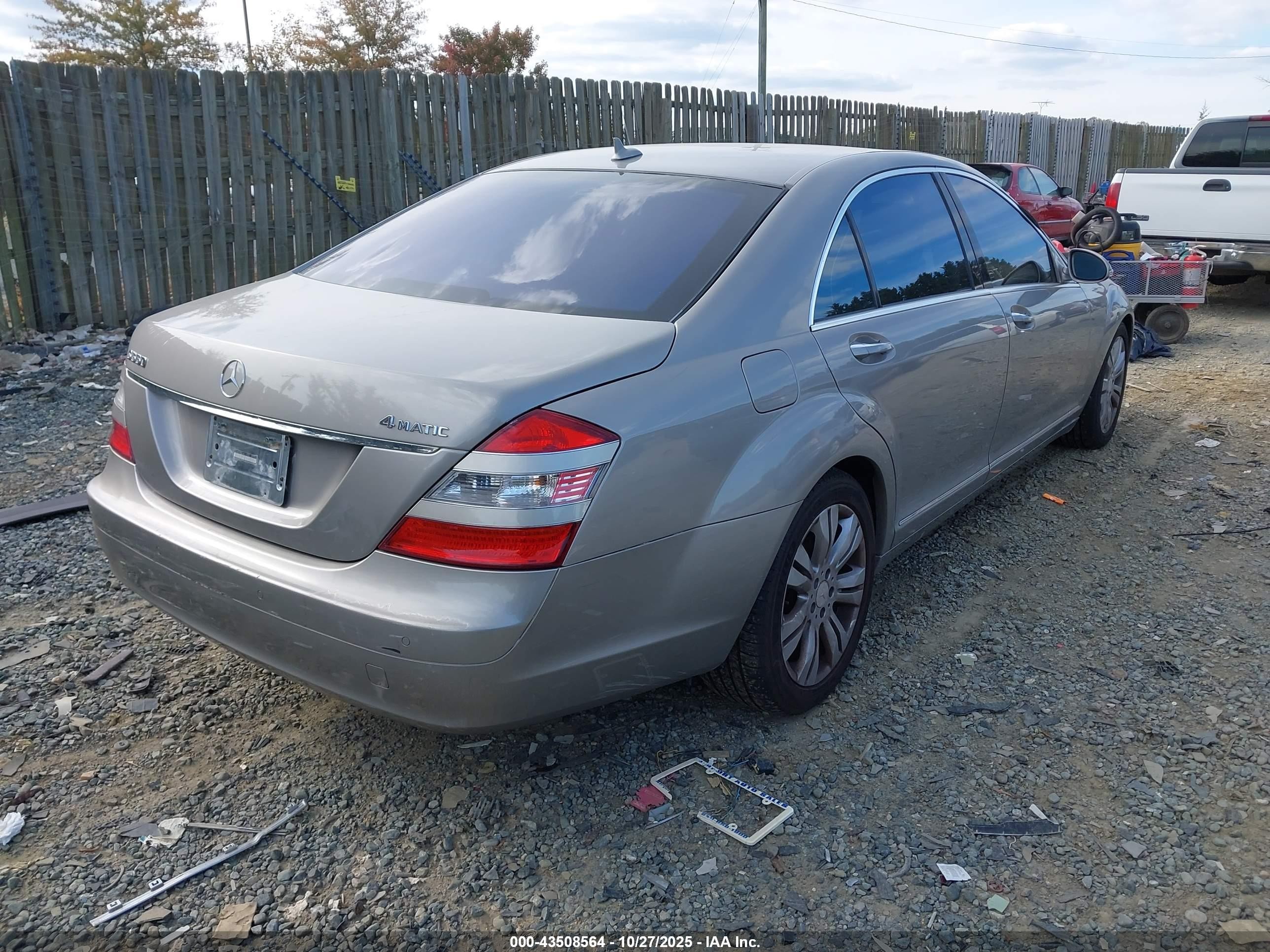 2009 Mercedes-benz S 550 4matic Золотой vin: WDDNG86X39A246333