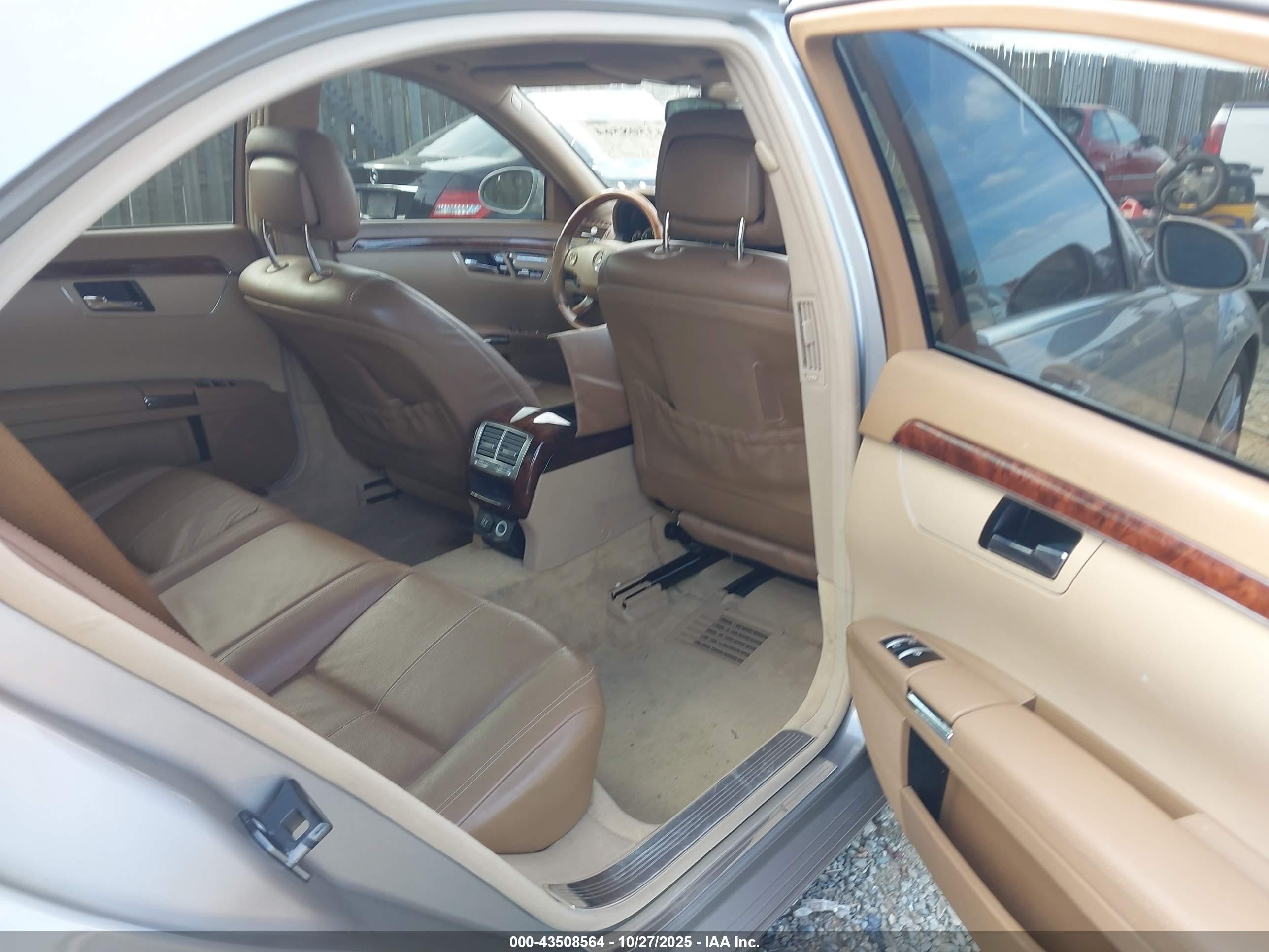 2009 Mercedes-benz S 550 4matic Золотой vin: WDDNG86X39A246333