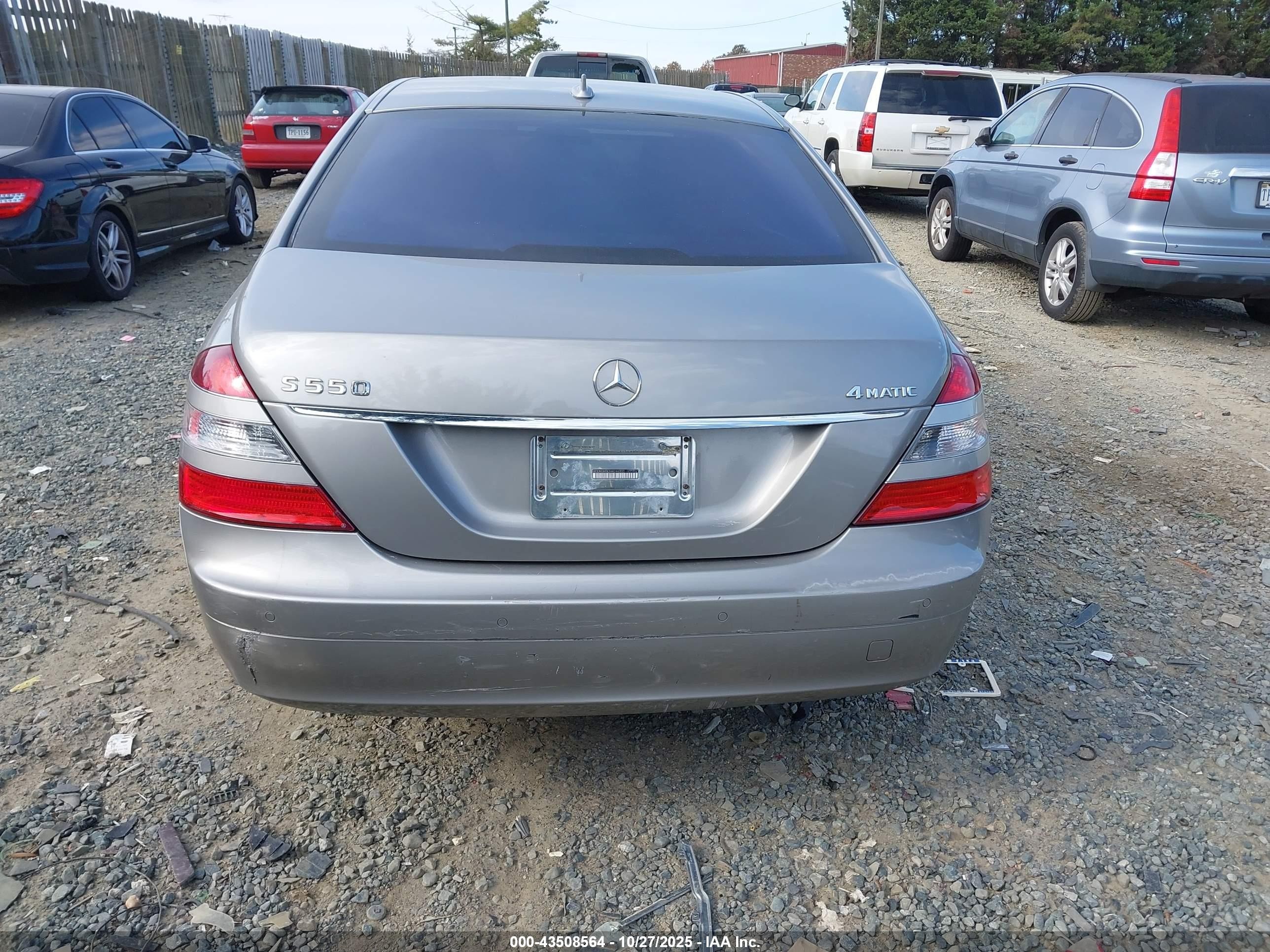 2009 Mercedes-benz S 550 4matic Золотой vin: WDDNG86X39A246333