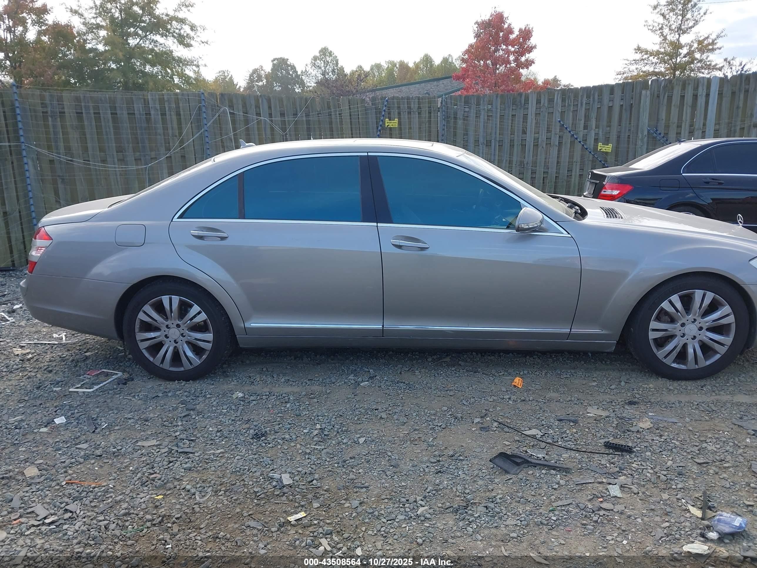 2009 Mercedes-benz S 550 4matic Золотой vin: WDDNG86X39A246333