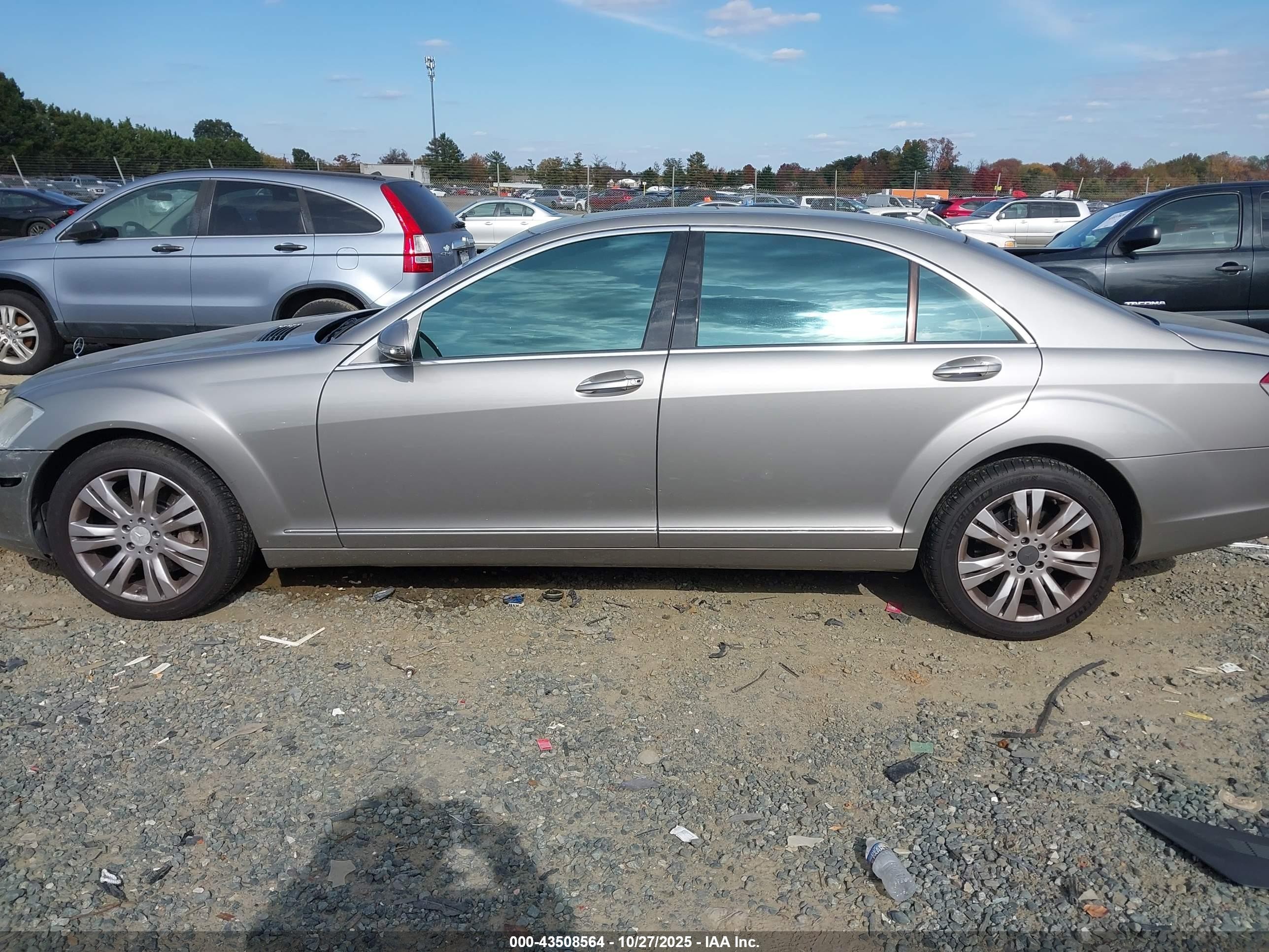 2009 Mercedes-benz S 550 4matic Золотой vin: WDDNG86X39A246333