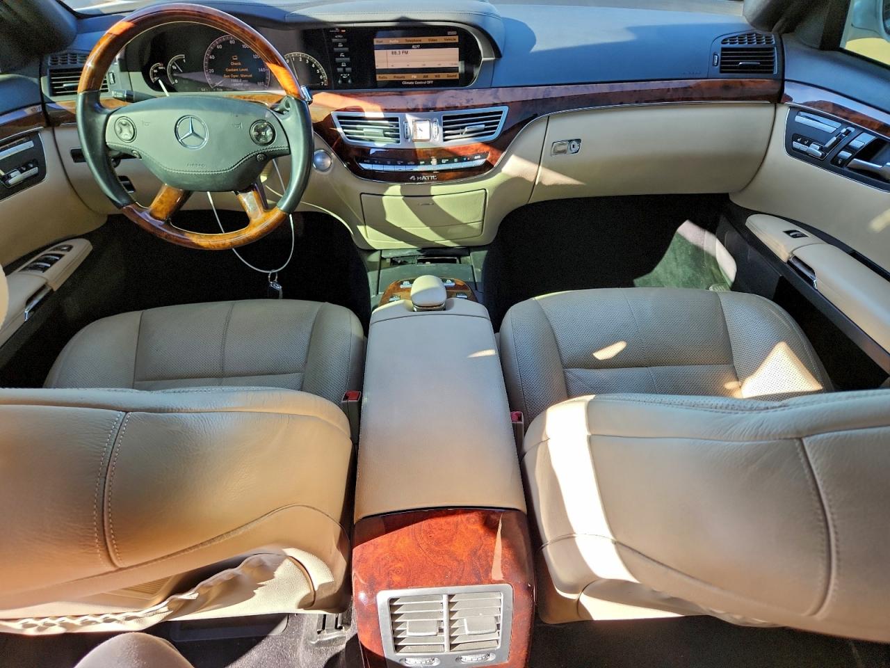 2009 Mercedes-benz S 550 4matic White vin: WDDNG86X49A261312