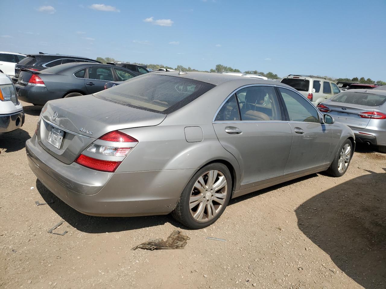 2009 Mercedes-benz S 550 4matic Cream vin: WDDNG86X69A244382