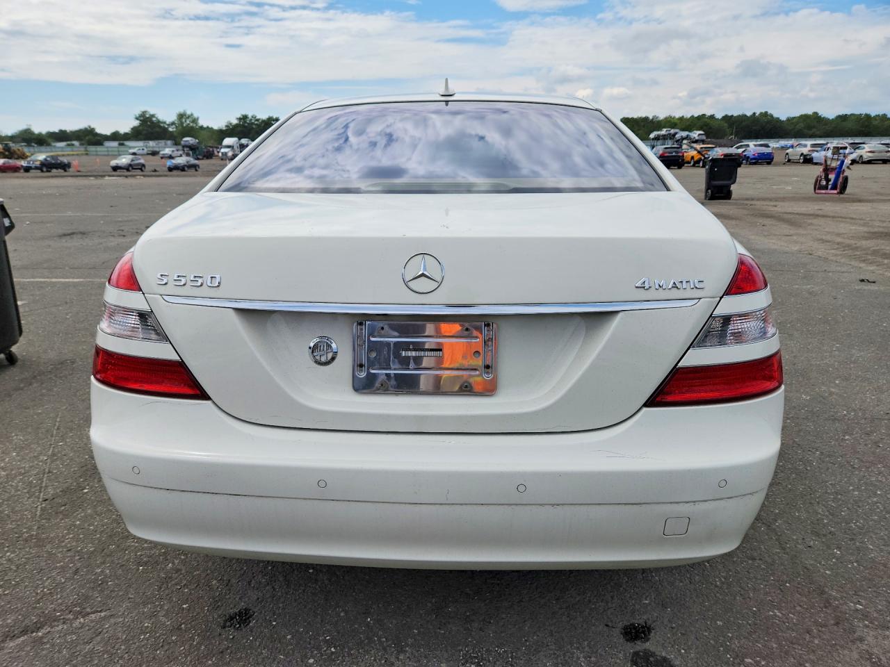 2009 Mercedes-benz S 550 4matic White vin: WDDNG86X79A256623