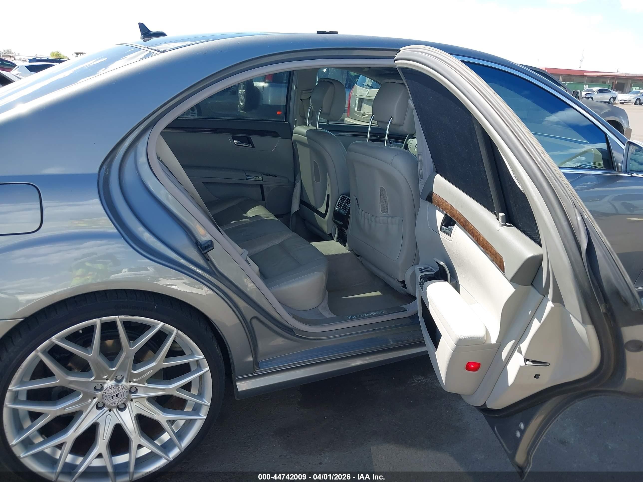 2012 Mercedes-benz S 350 Bluetec 4matic Silver vin: WDDNG8DB0CA420972