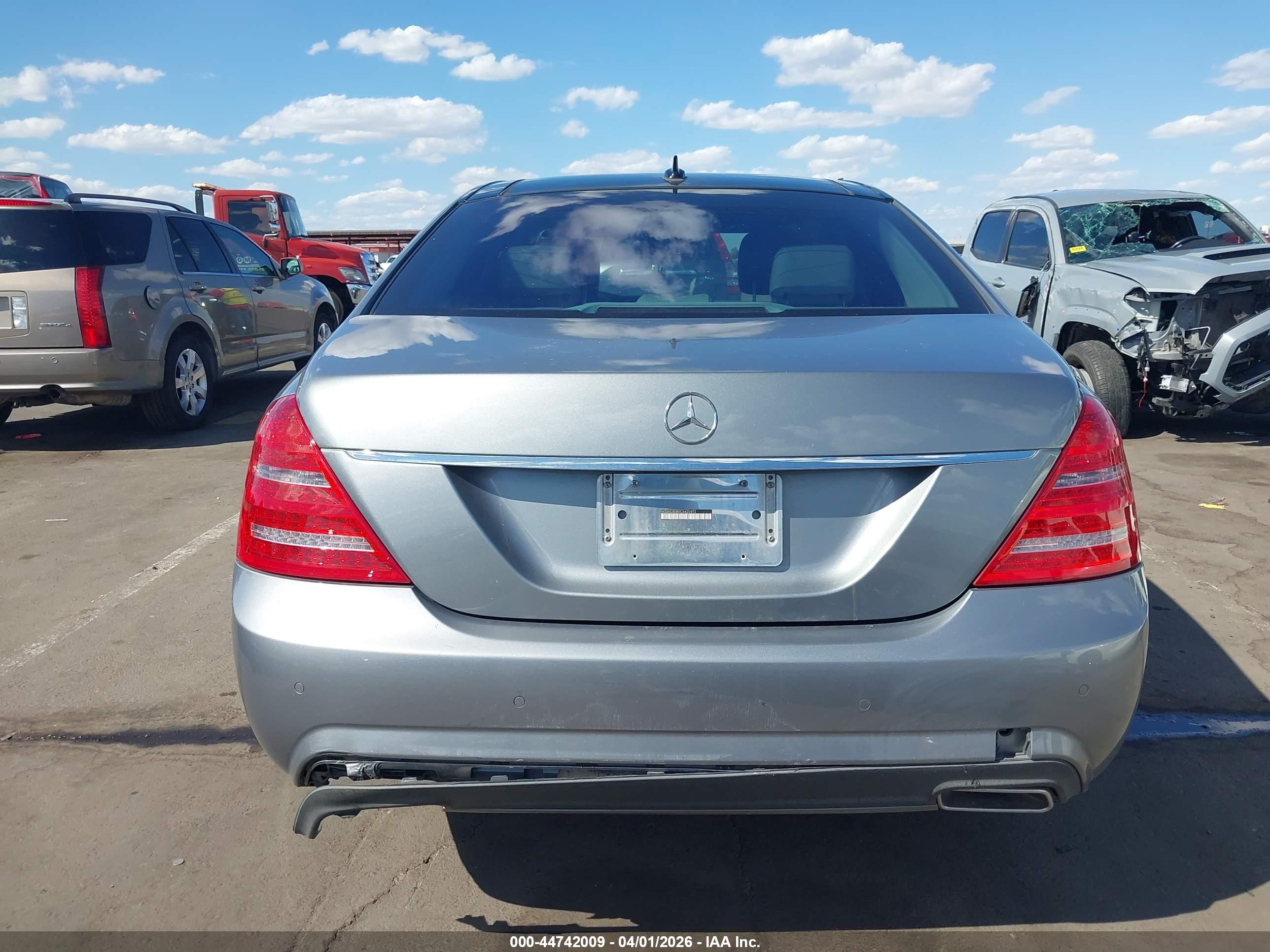 2012 Mercedes-benz S 350 Bluetec 4matic Silver vin: WDDNG8DB0CA420972
