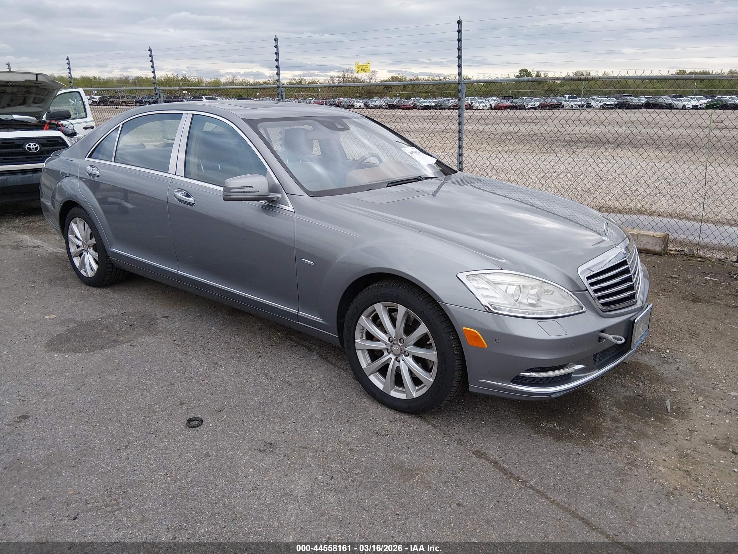 2012 Mercedes-benz S 350 Bluetec 4matic Silver vin: WDDNG8DB4CA421672