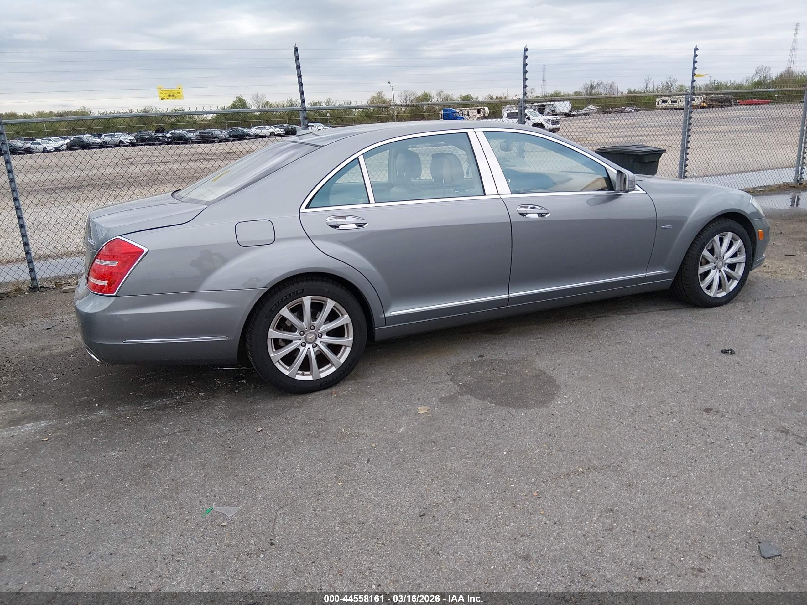2012 Mercedes-benz S 350 Bluetec 4matic Silver vin: WDDNG8DB4CA421672