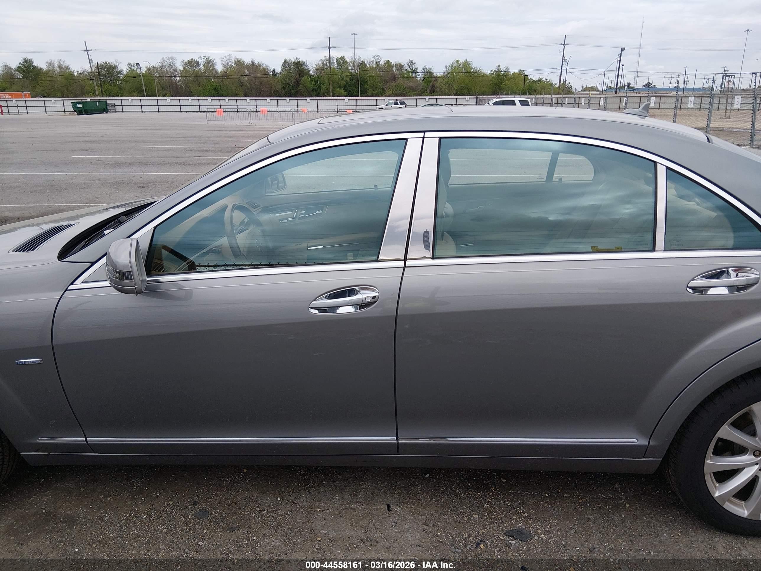 2012 Mercedes-benz S 350 Bluetec 4matic Silver vin: WDDNG8DB4CA421672