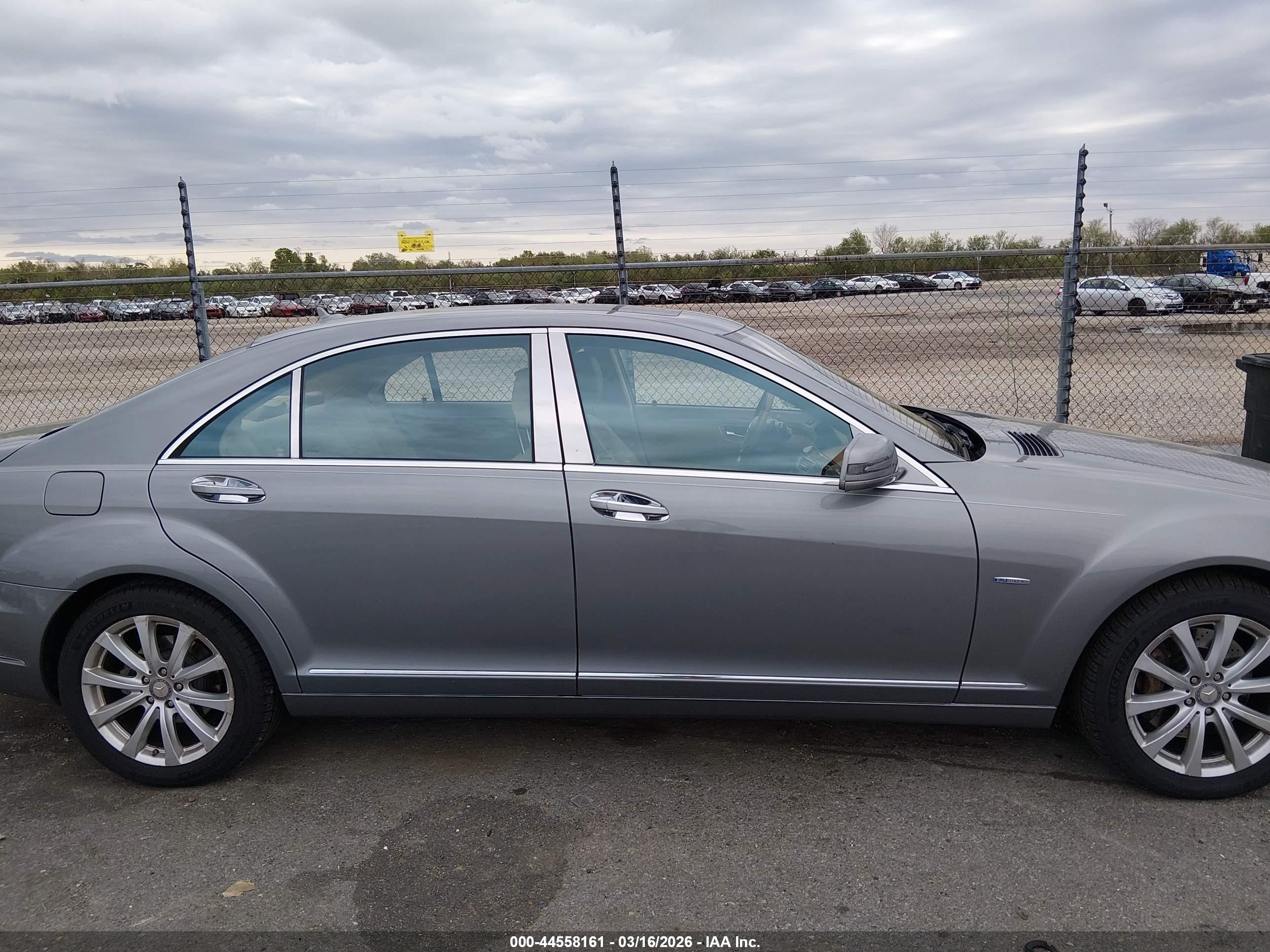 2012 Mercedes-benz S 350 Bluetec 4matic Silver vin: WDDNG8DB4CA421672