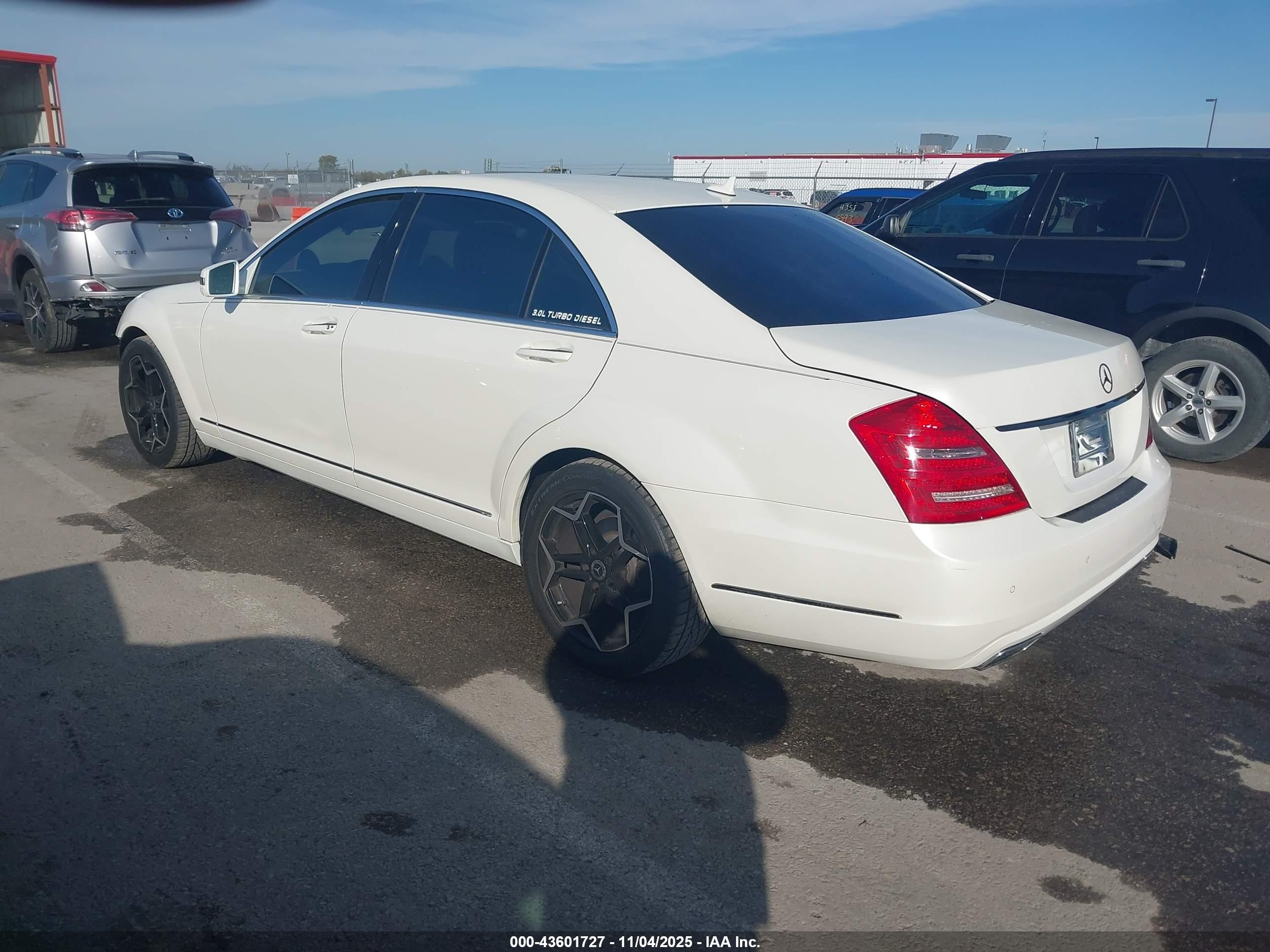2012 Mercedes-benz S 350 Bluetec 4matic White vin: WDDNG8DBXCA423023