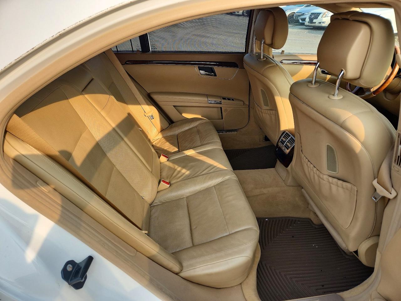 2010 Mercedes-benz S 550 4matic White vin: WDDNG8GBXAA319348