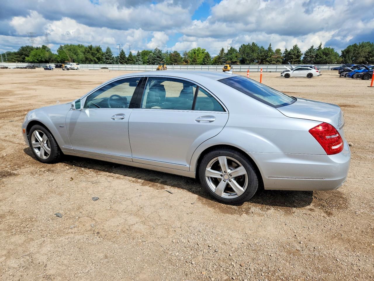 2012 Mercedes-benz S 550 4matic Серебряный vin: WDDNG9EB0CA469304