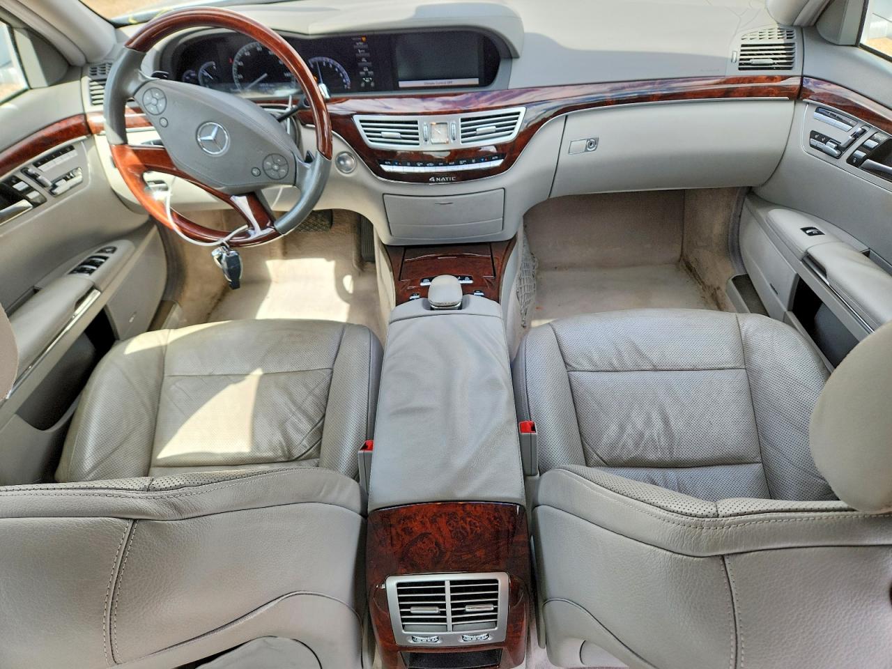 2012 Mercedes-benz S 550 4matic Серебряный vin: WDDNG9EB0CA469304