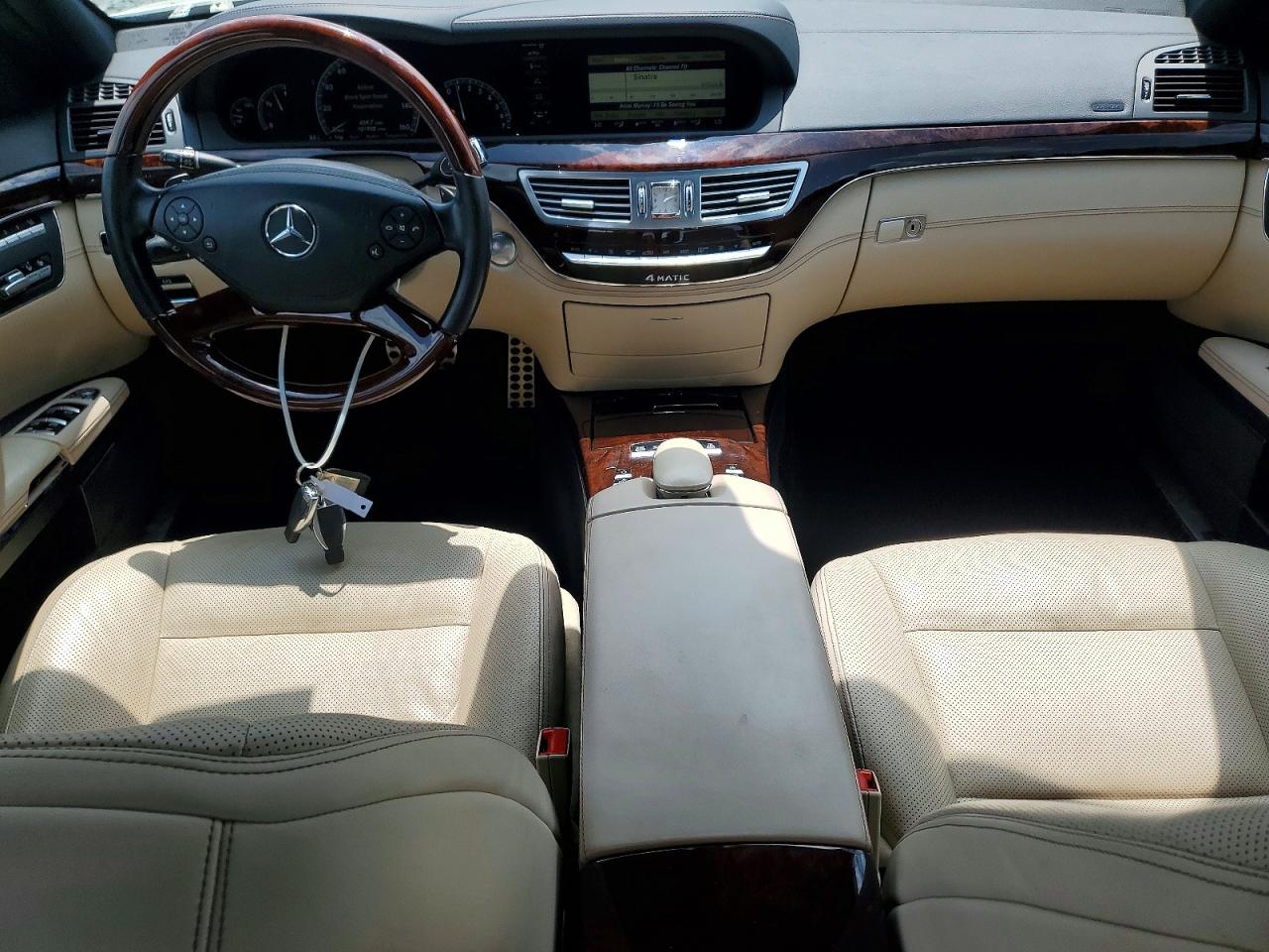 2012 Mercedes-benz S White vin: WDDNG9EB1CA469344