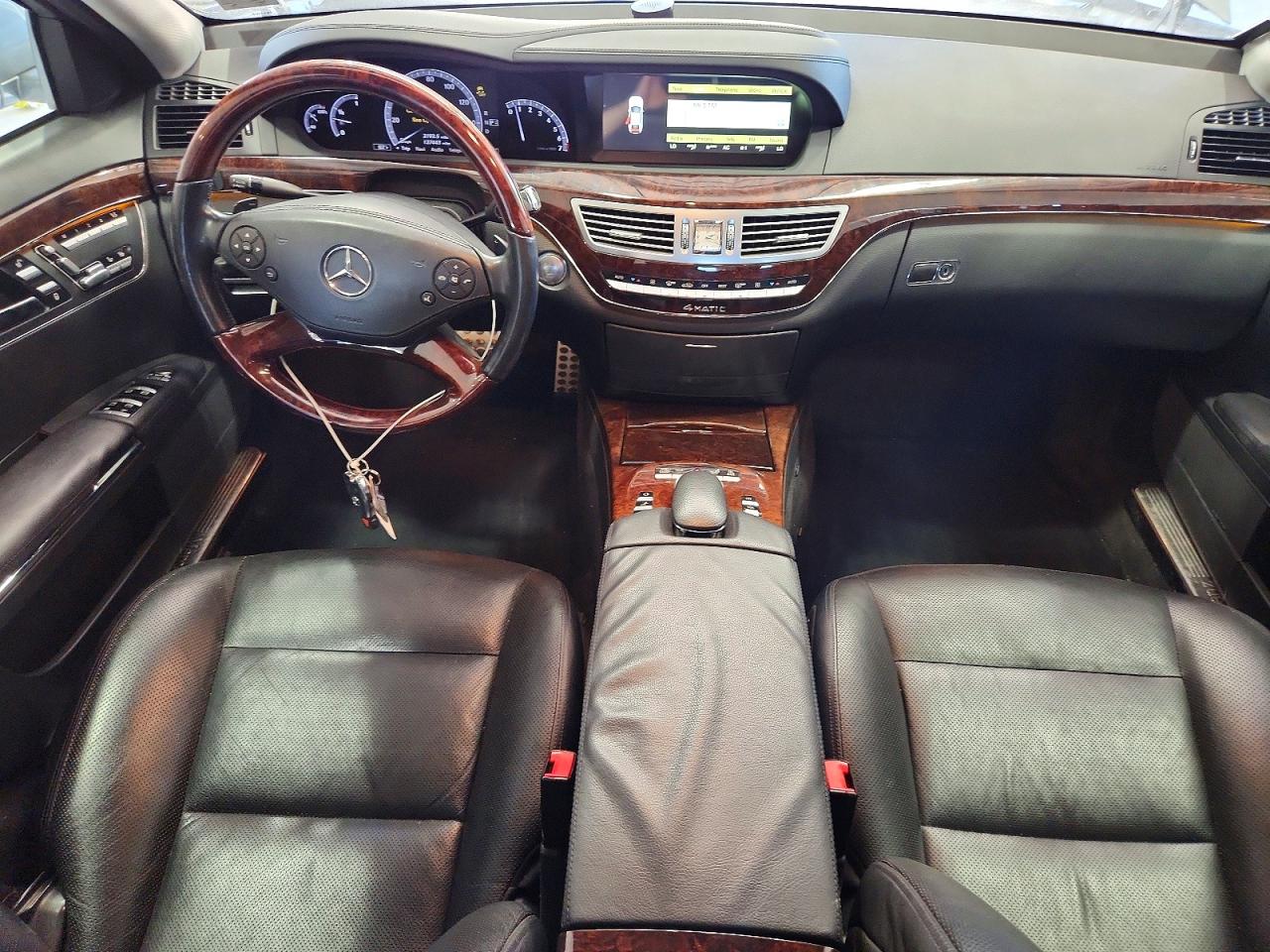 2013 Mercedes-benz S 550 4matic Серебряный vin: WDDNG9EB3DA509053