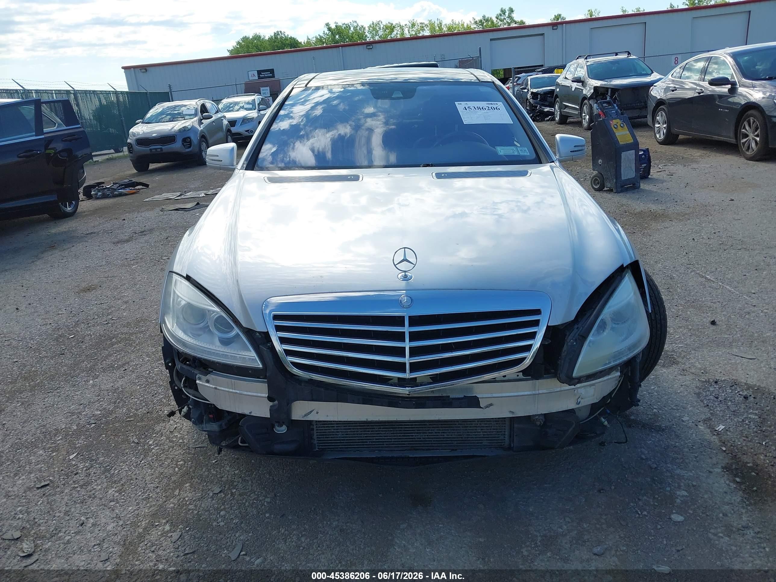 2012 Mercedes-benz S 550 4matic Серебряный vin: WDDNG9EB4CA427699