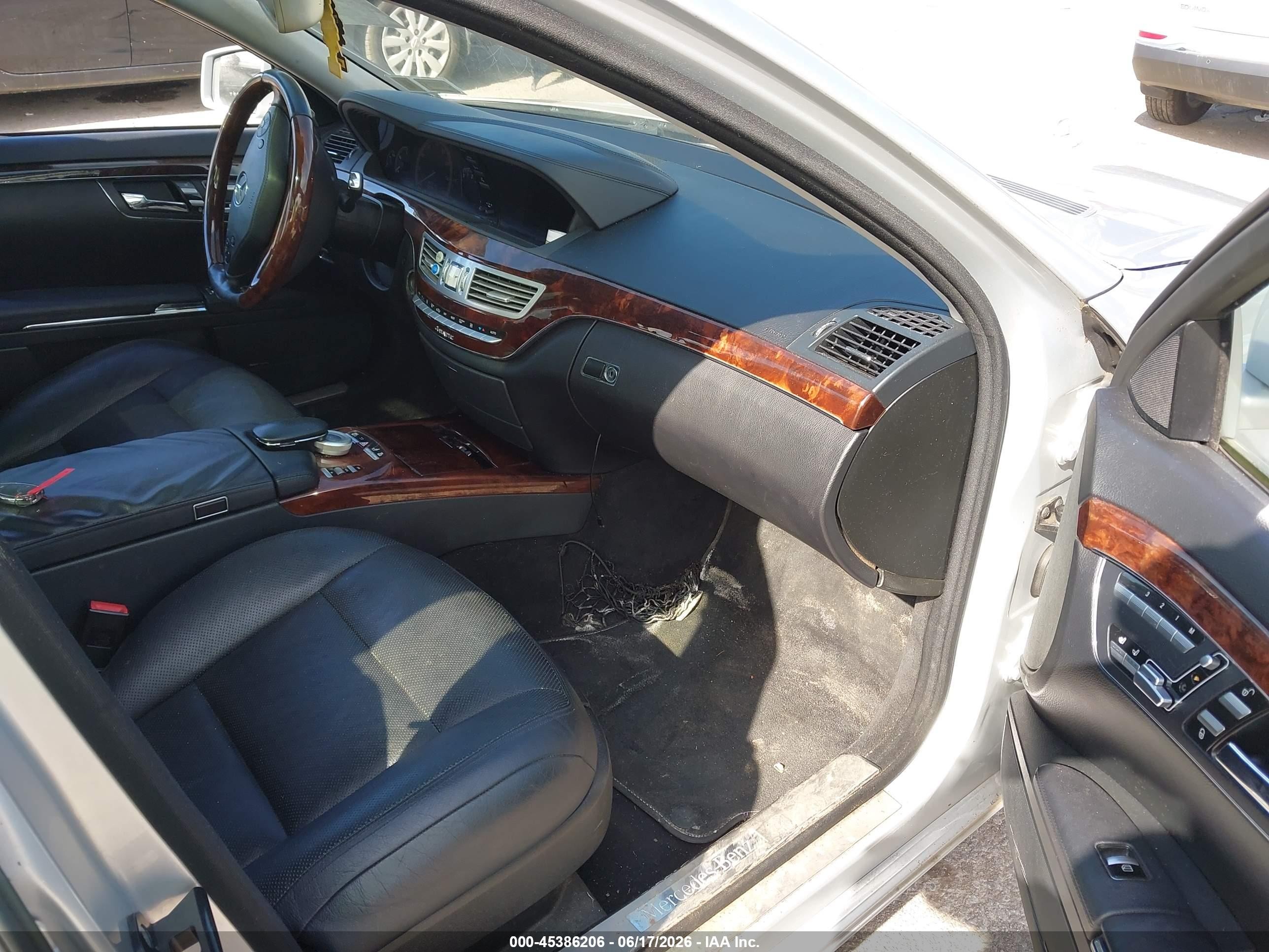 2012 Mercedes-benz S 550 4matic Серебряный vin: WDDNG9EB4CA427699