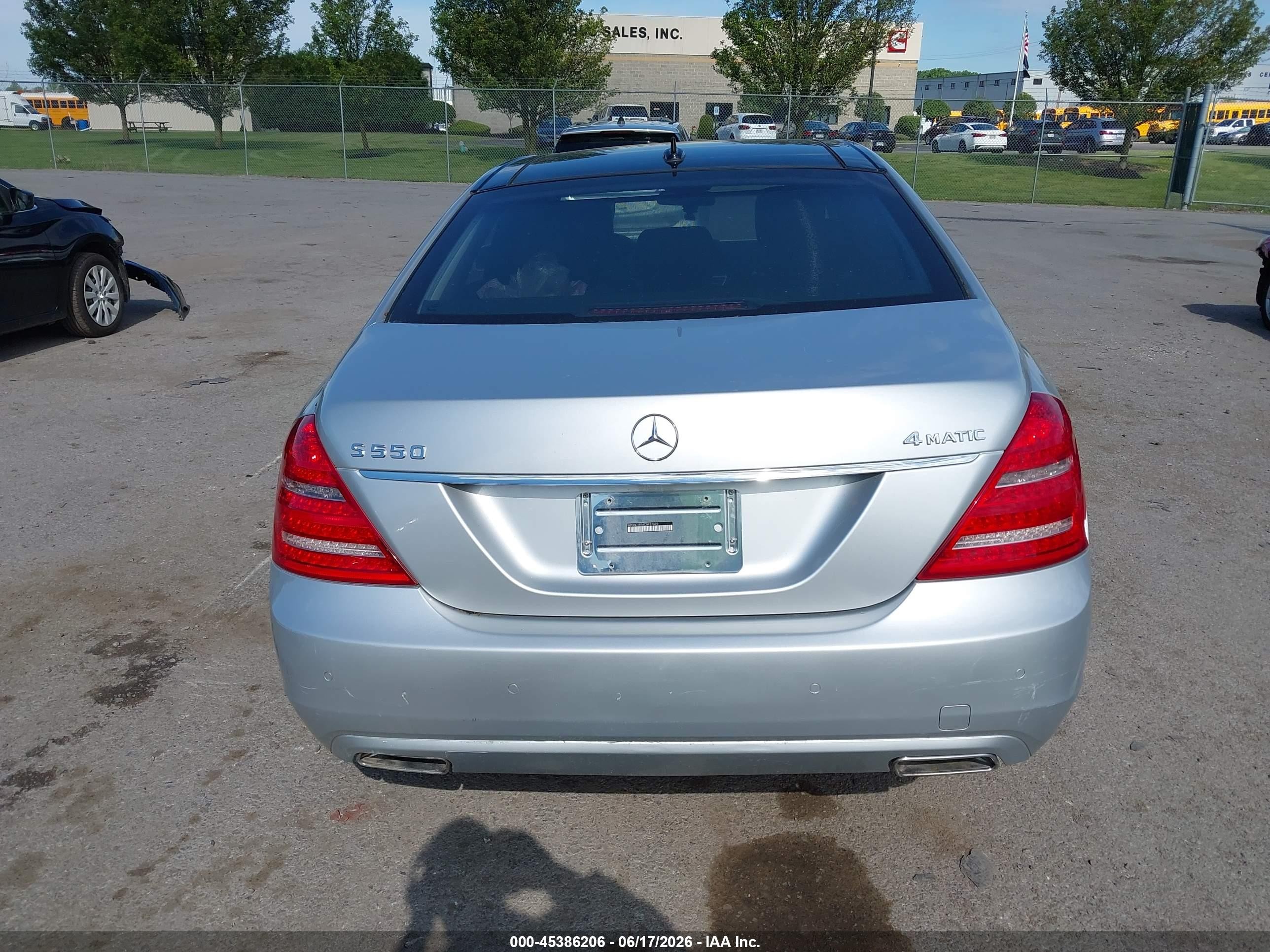 2012 Mercedes-benz S 550 4matic Серебряный vin: WDDNG9EB4CA427699