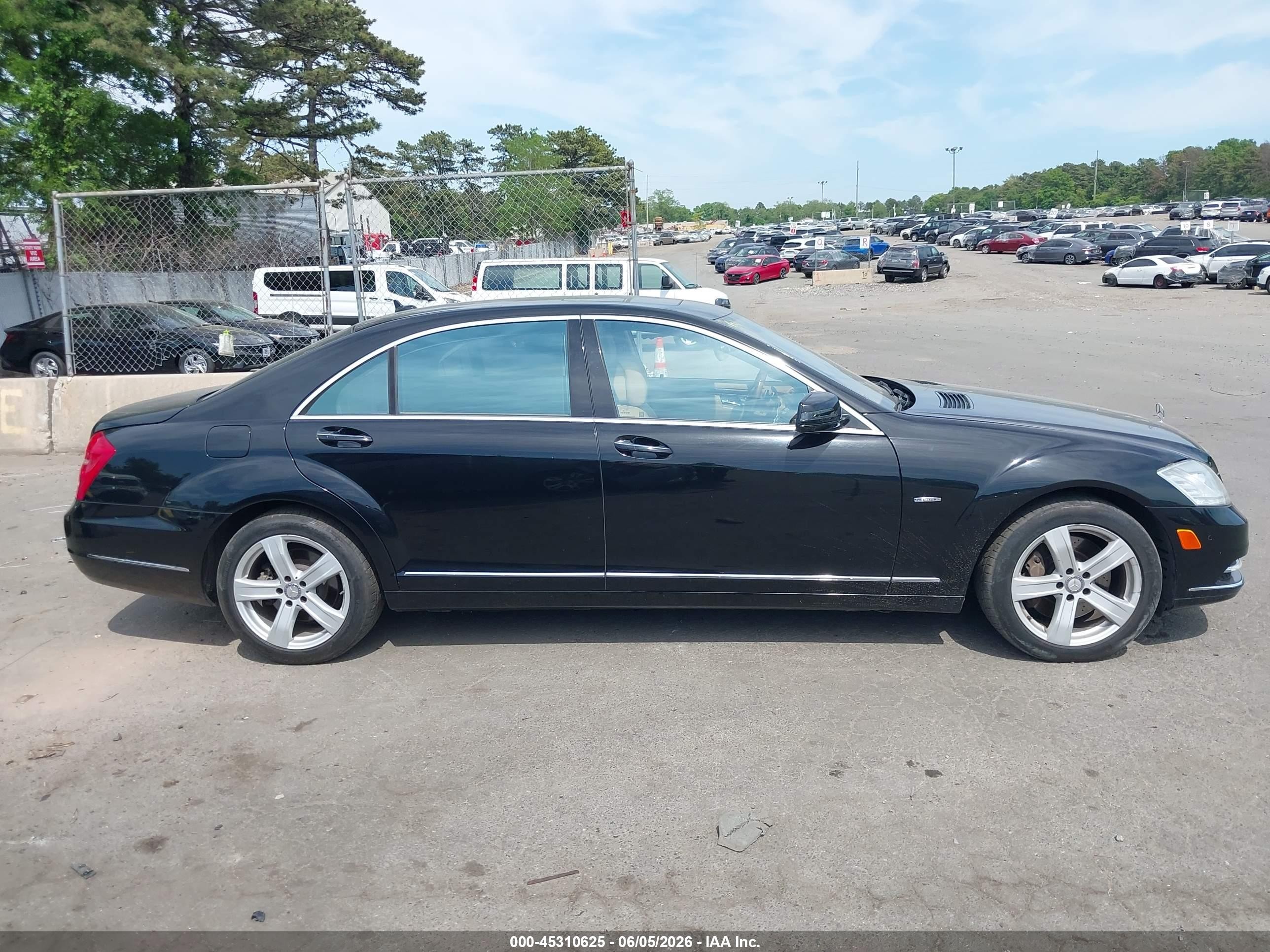 2012 Mercedes-benz S 550 4matic Black vin: WDDNG9EB4CA487515