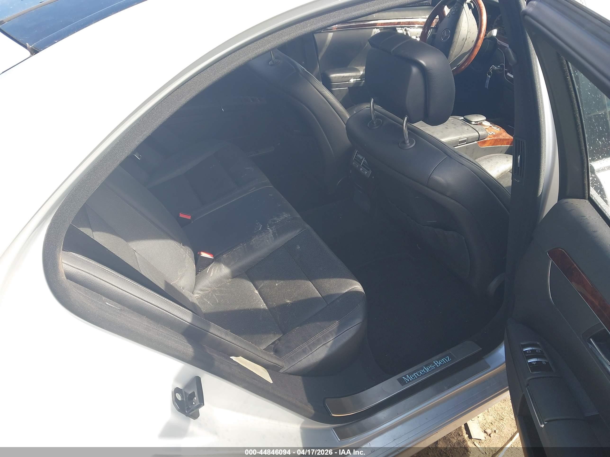 2012 Mercedes-benz S 550 4matic Серебряный vin: WDDNG9EB5CA469220