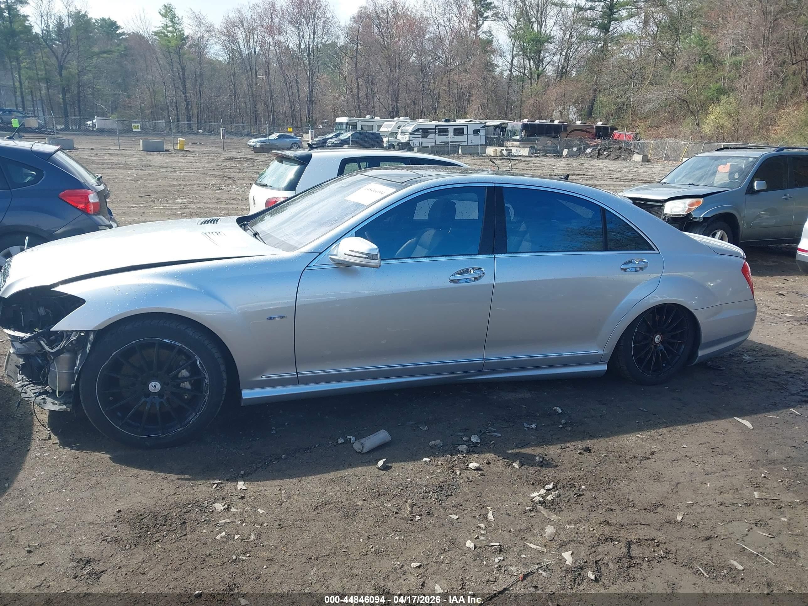 2012 Mercedes-benz S 550 4matic Серебряный vin: WDDNG9EB5CA469220