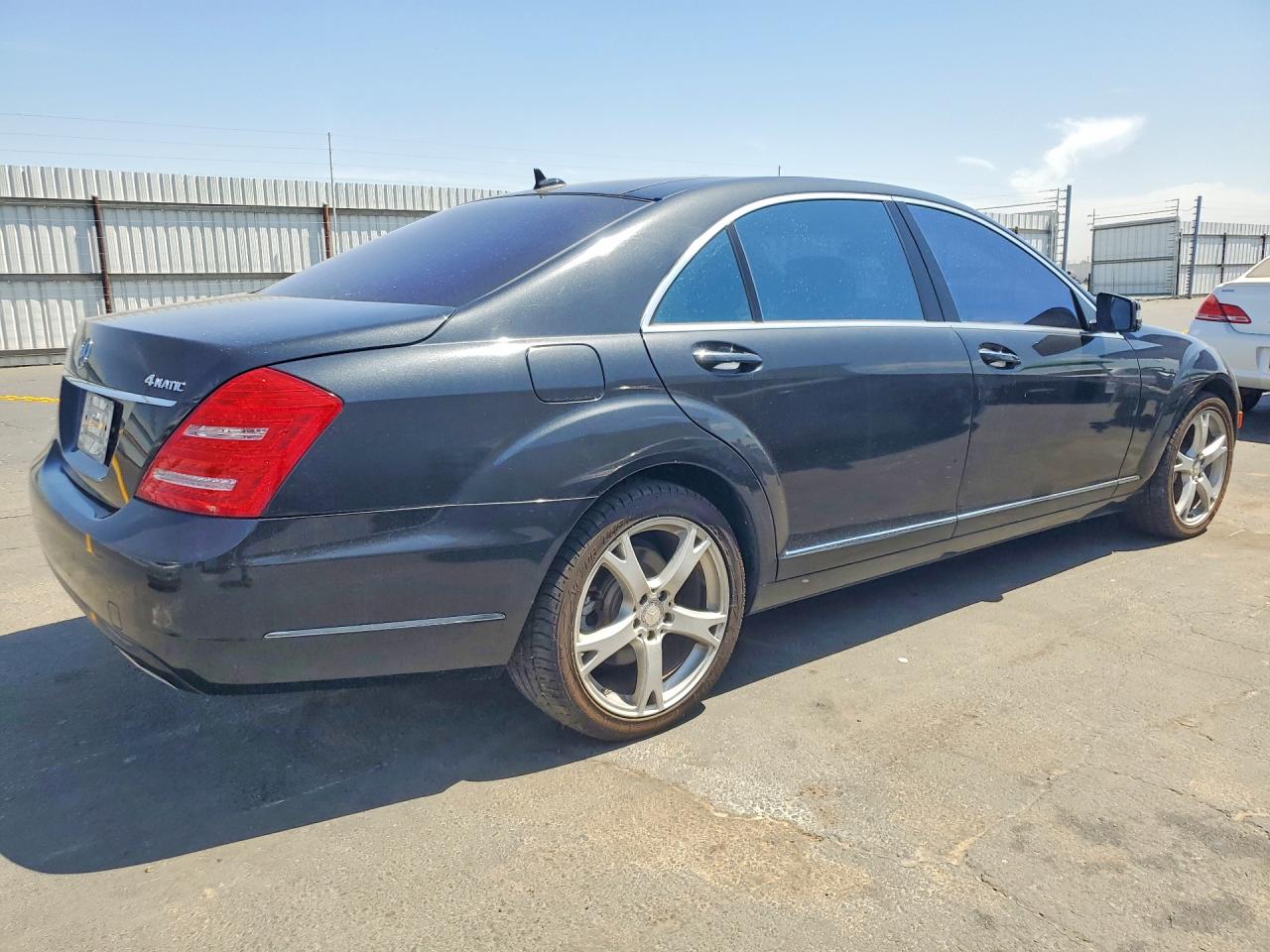 2013 Mercedes-benz S 550 4matic Угольный vin: WDDNG9EB6DA526378