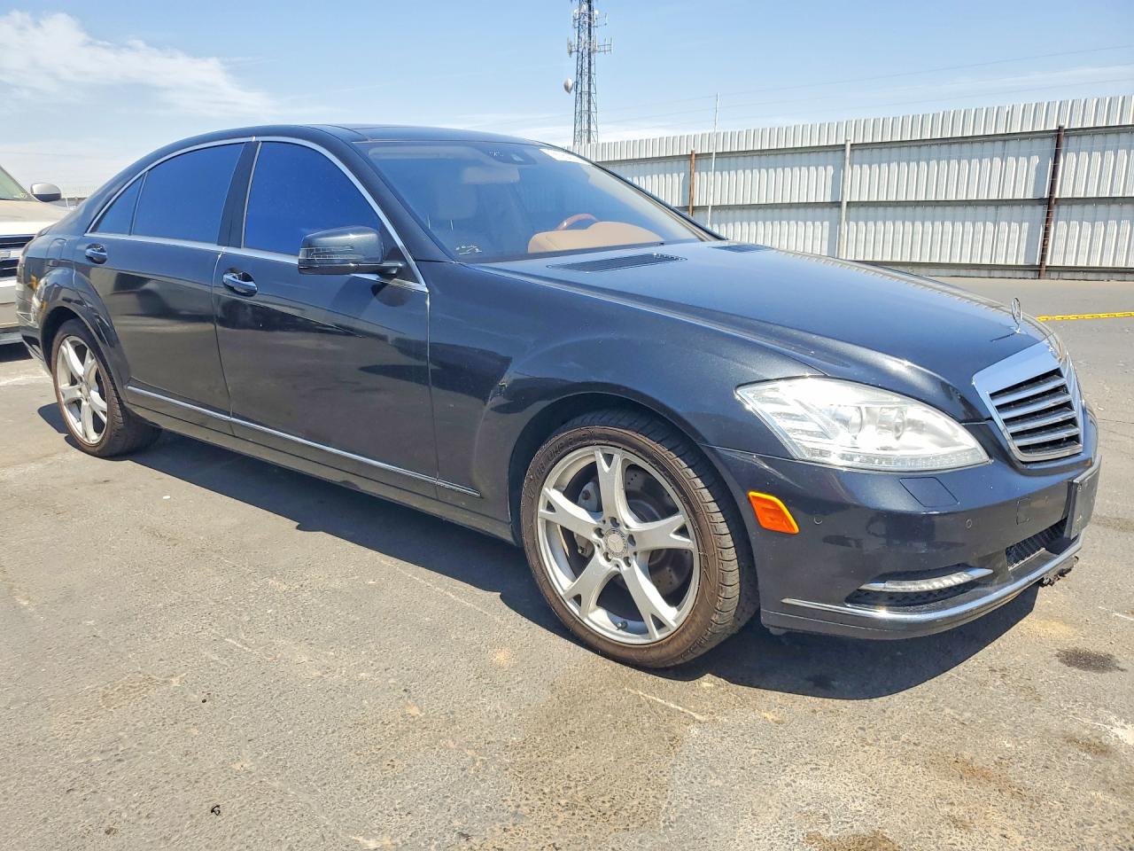 2013 Mercedes-benz S 550 4matic Угольный vin: WDDNG9EB6DA526378