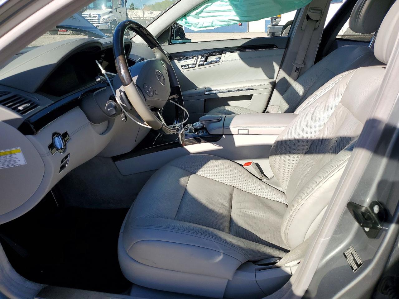 2013 Mercedes-benz S 550 4matic Silver vin: WDDNG9EB6DA527742