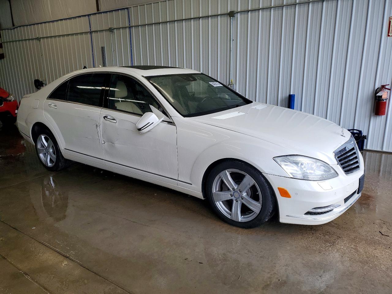 2013 Mercedes-benz S 550 4matic Белый vin: WDDNG9EB7DA511629