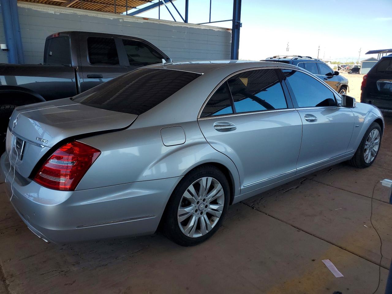 2010 Mercedes-benz S Silver vin: WDDNG9FB2AA316550
