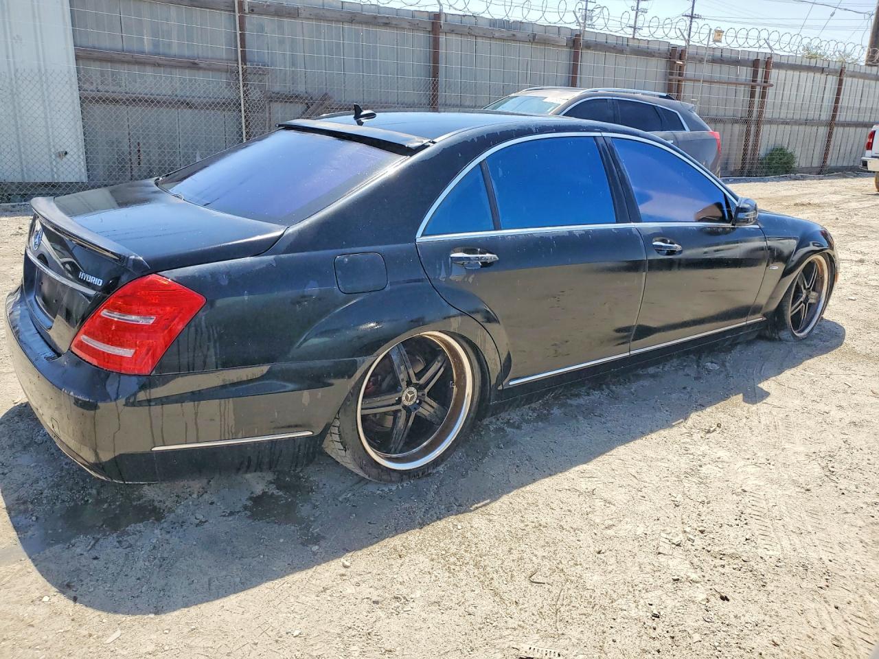 2011 Mercedes-benz S 400 Black vin: WDDNG9FB6BA365770