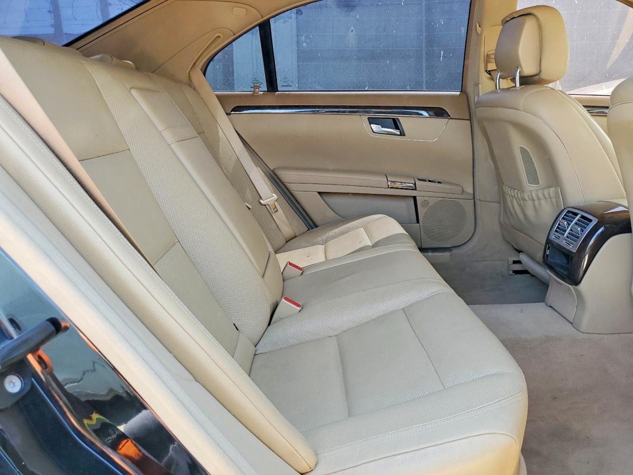 2011 Mercedes-benz S 400 Black vin: WDDNG9FB6BA365770