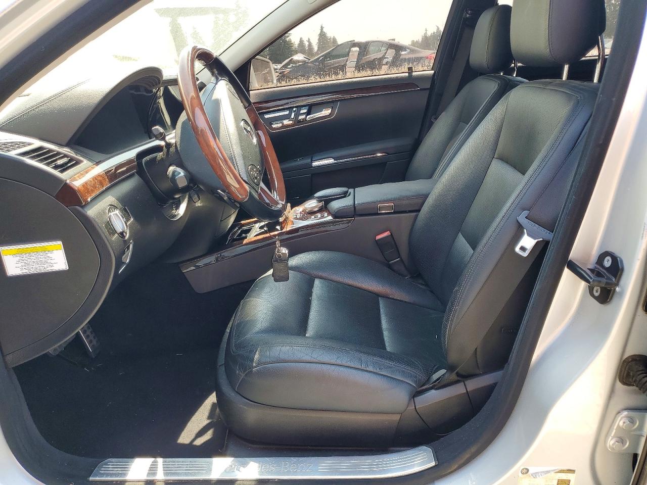 2011 Mercedes-benz S 400 Silver vin: WDDNG9FB6BA384898