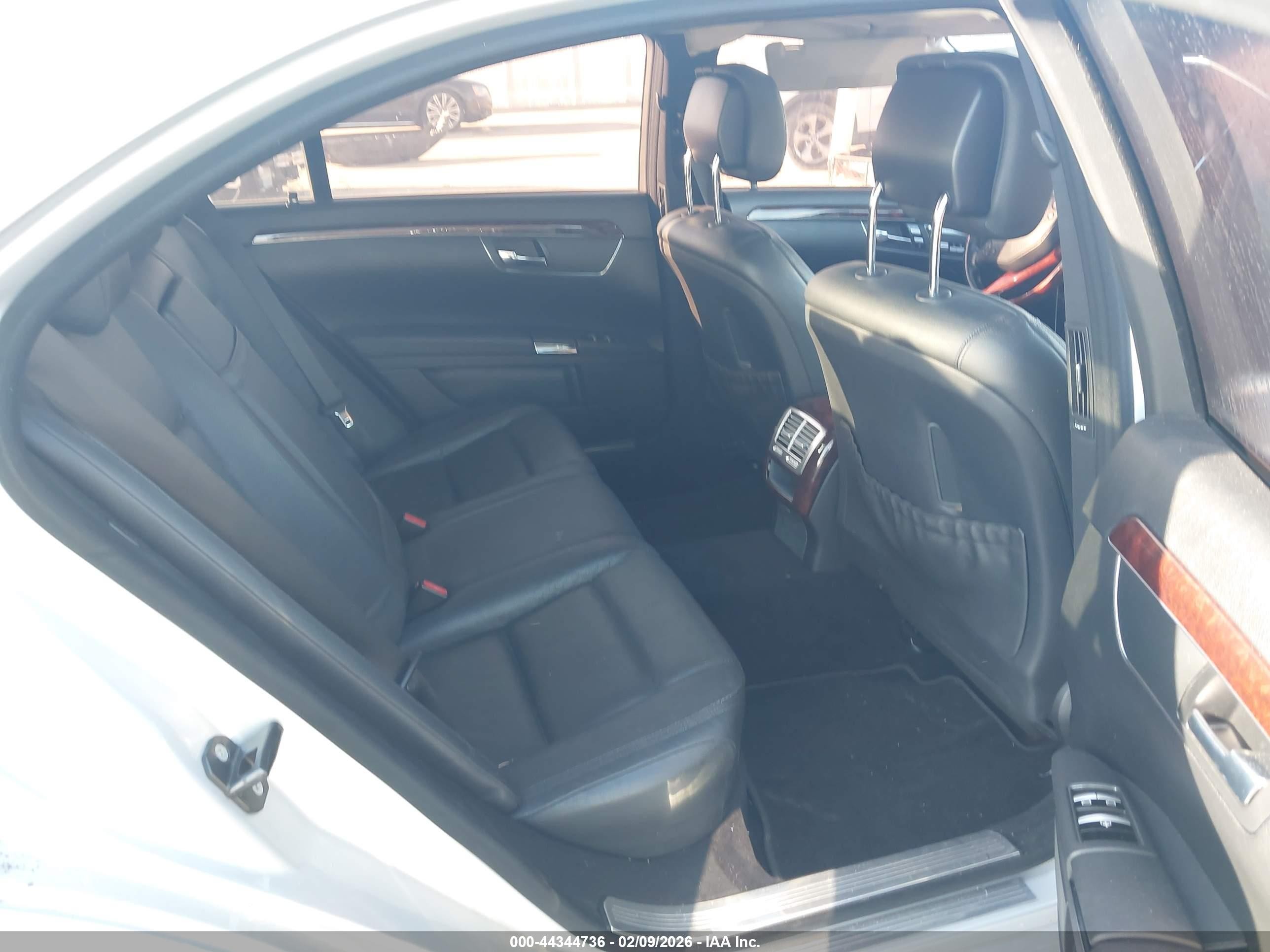 2010 Mercedes-benz S 400 Hybrid   Silver vin: WDDNG9FB7AA303101