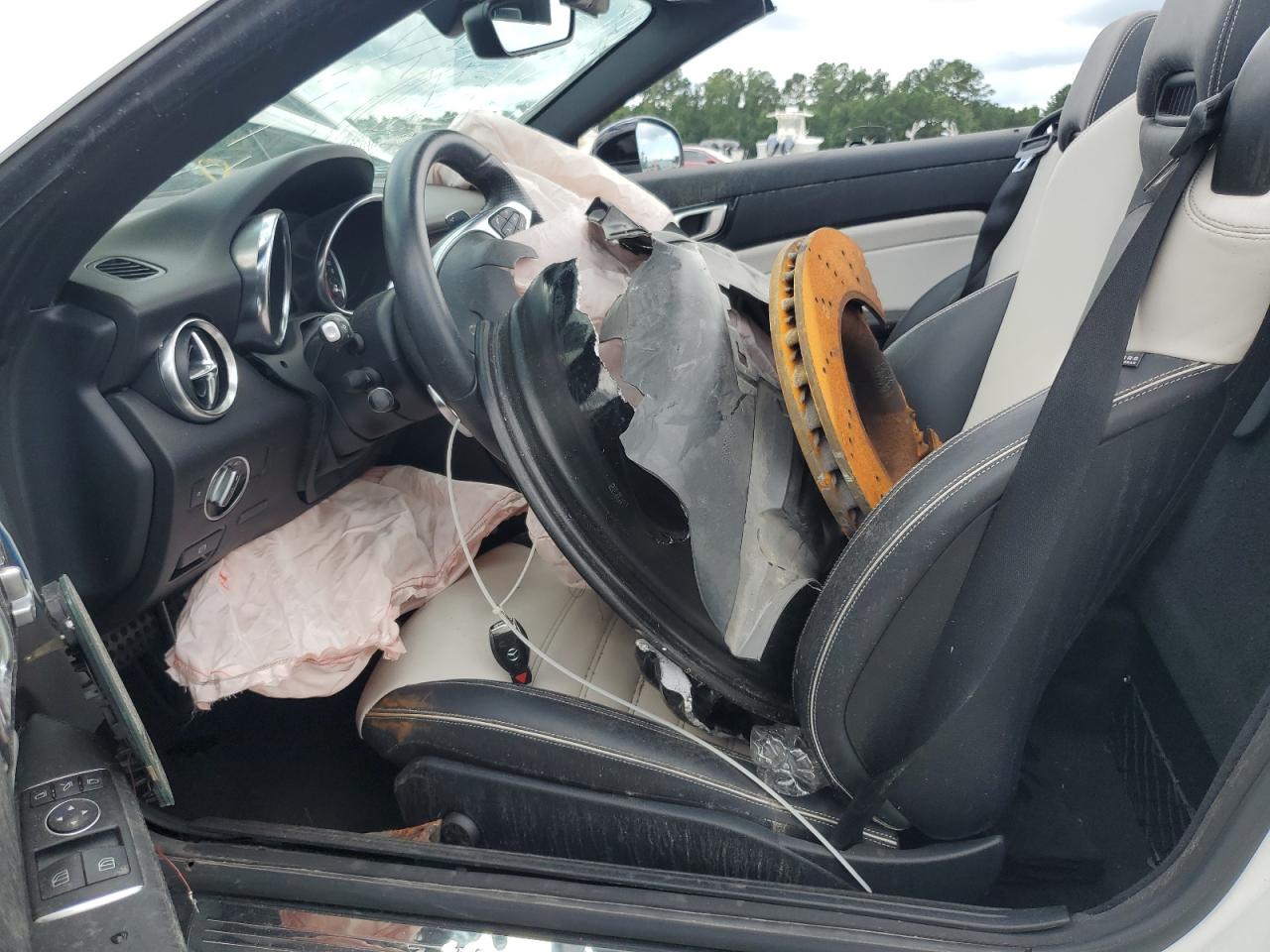 2018 Mercedes-benz Slc 300   White vin: WDDPK3JA0JF156030