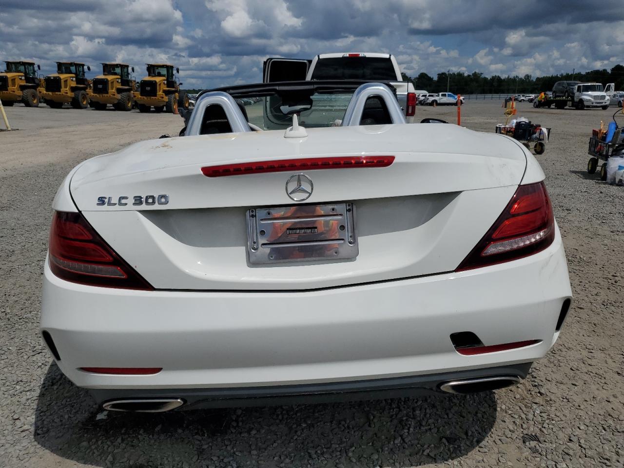 2018 Mercedes-benz Slc 300   White vin: WDDPK3JA0JF156030