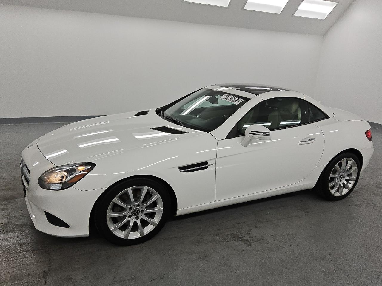2018 Mercedes-benz Slc 300 White vin: WDDPK3JA1JF155470