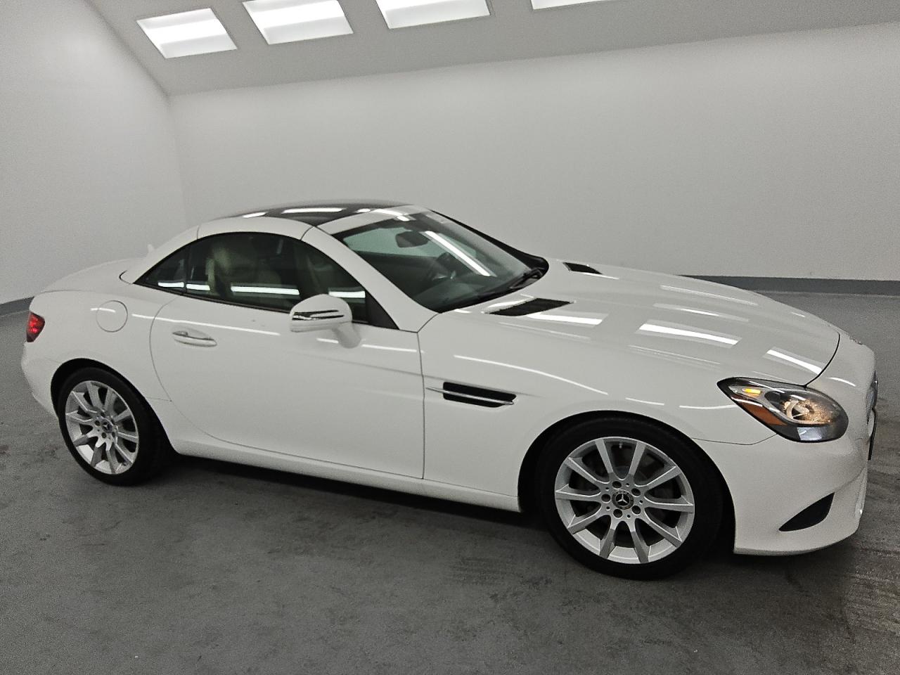 2018 Mercedes-benz Slc 300 White vin: WDDPK3JA1JF155470