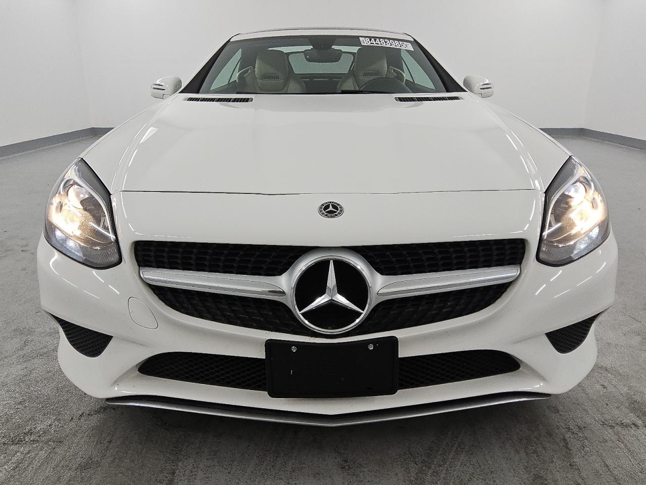 2018 Mercedes-benz Slc 300 White vin: WDDPK3JA1JF155470