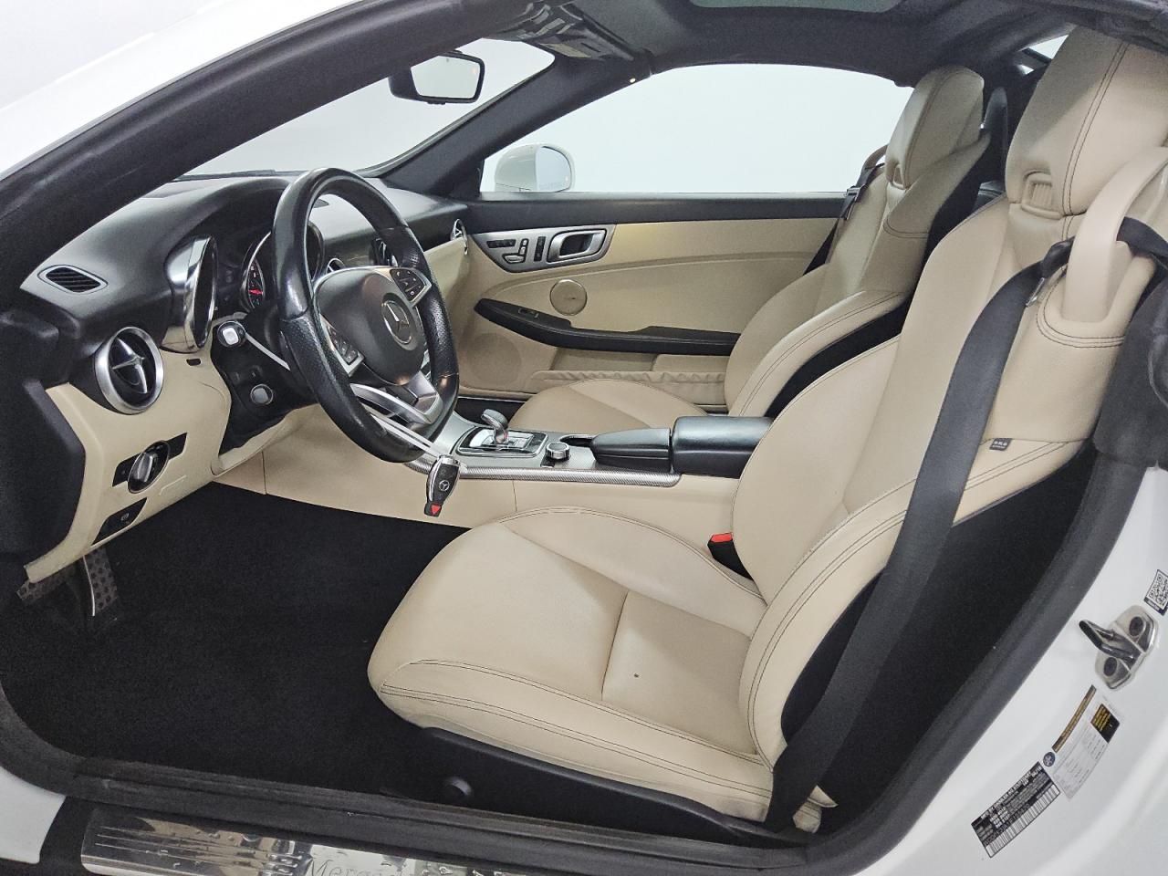 2018 Mercedes-benz Slc 300 White vin: WDDPK3JA1JF155470