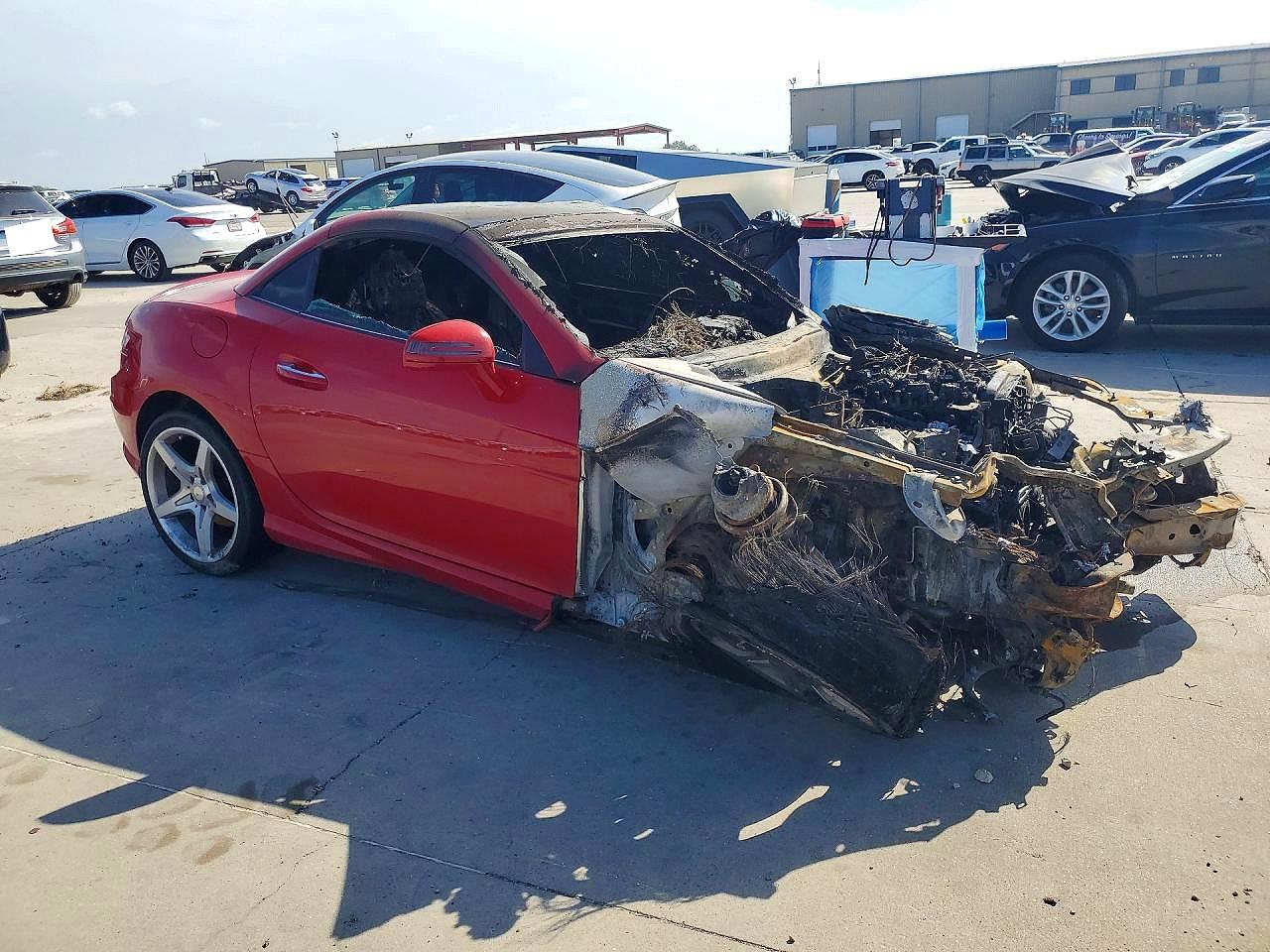 2016 Mercedes-benz Slk 300 Red vin: WDDPK3JA6GF124031