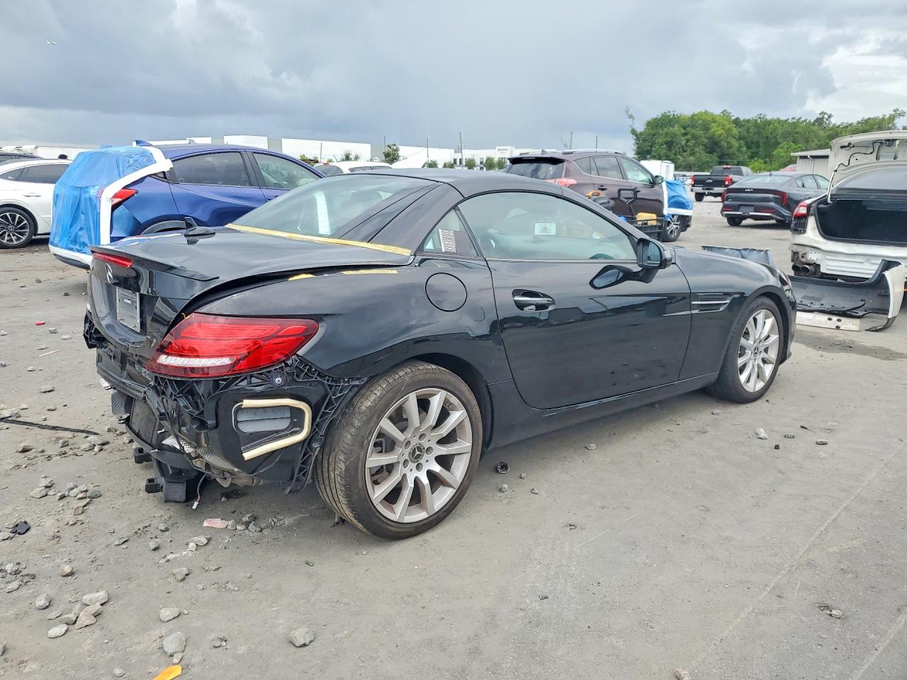 2018 Mercedes-benz Slc 300 Black vin: WDDPK3JA6JF155982