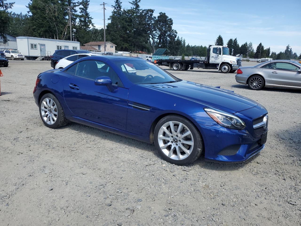 2018 Mercedes-benz Slc 300   Синий vin: WDDPK3JA9JF147455