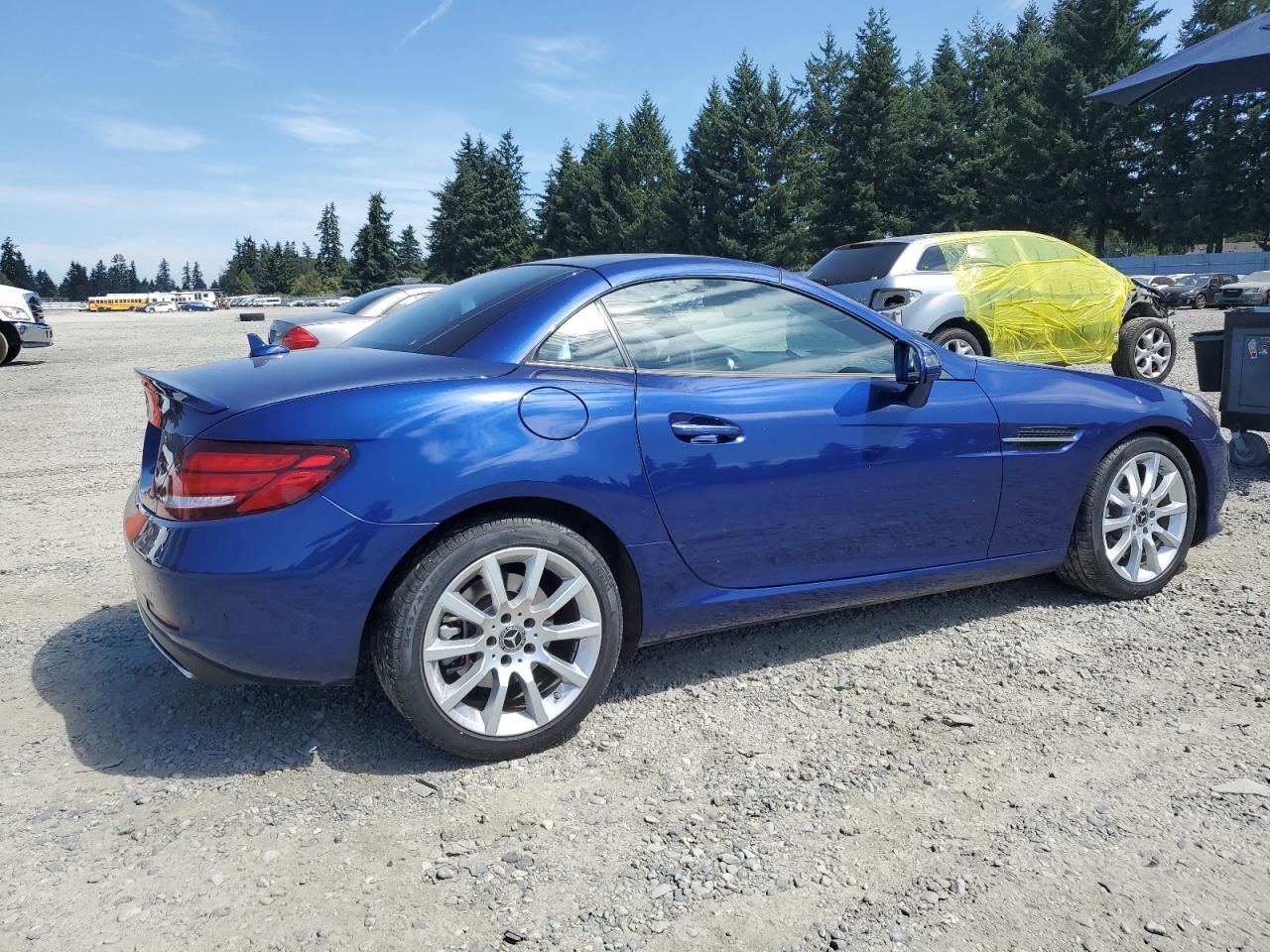 2018 Mercedes-benz Slc 300   Синий vin: WDDPK3JA9JF147455