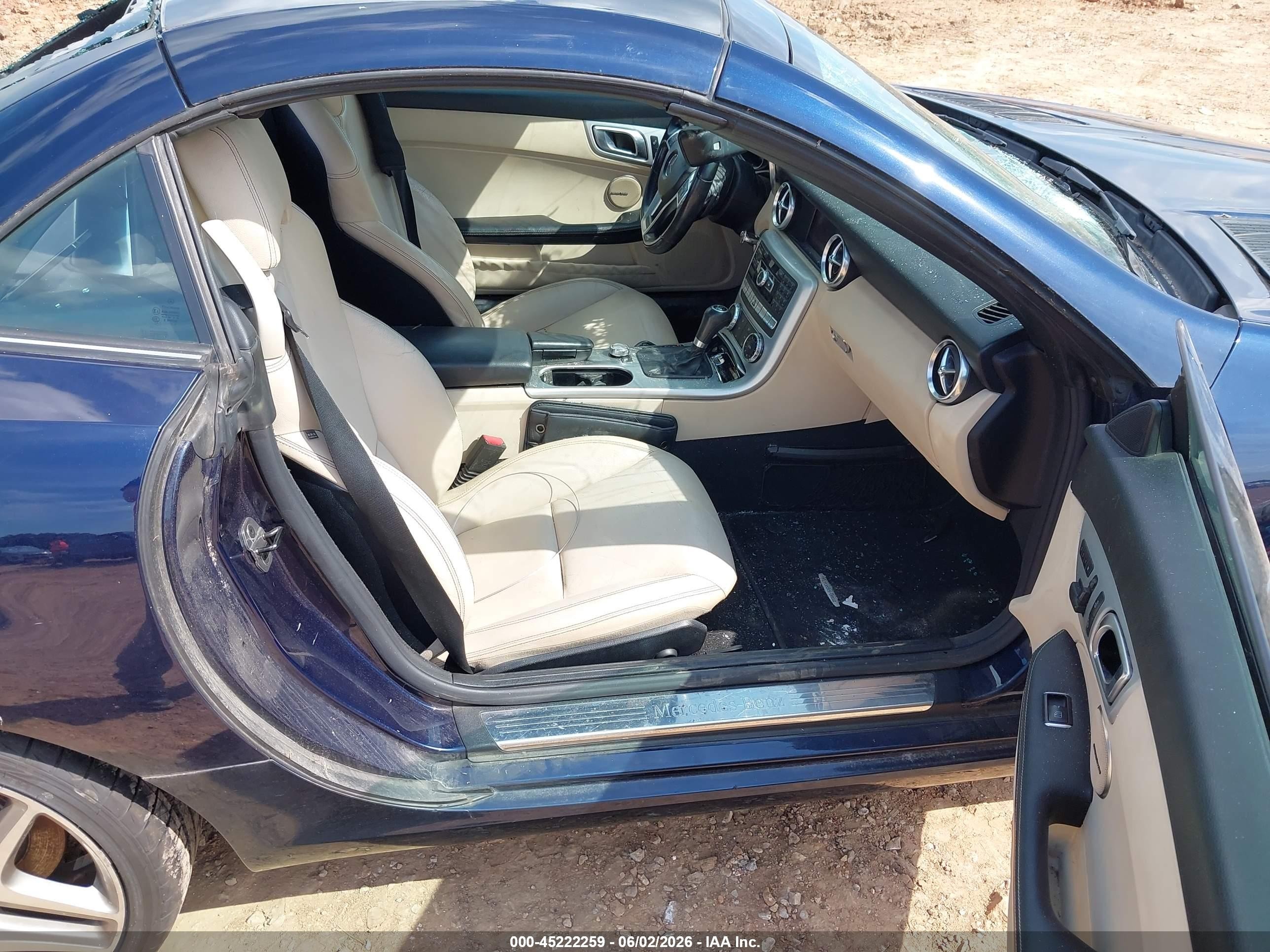 2013 Mercedes-benz Slk 250   Blue vin: WDDPK4HA0DF055652