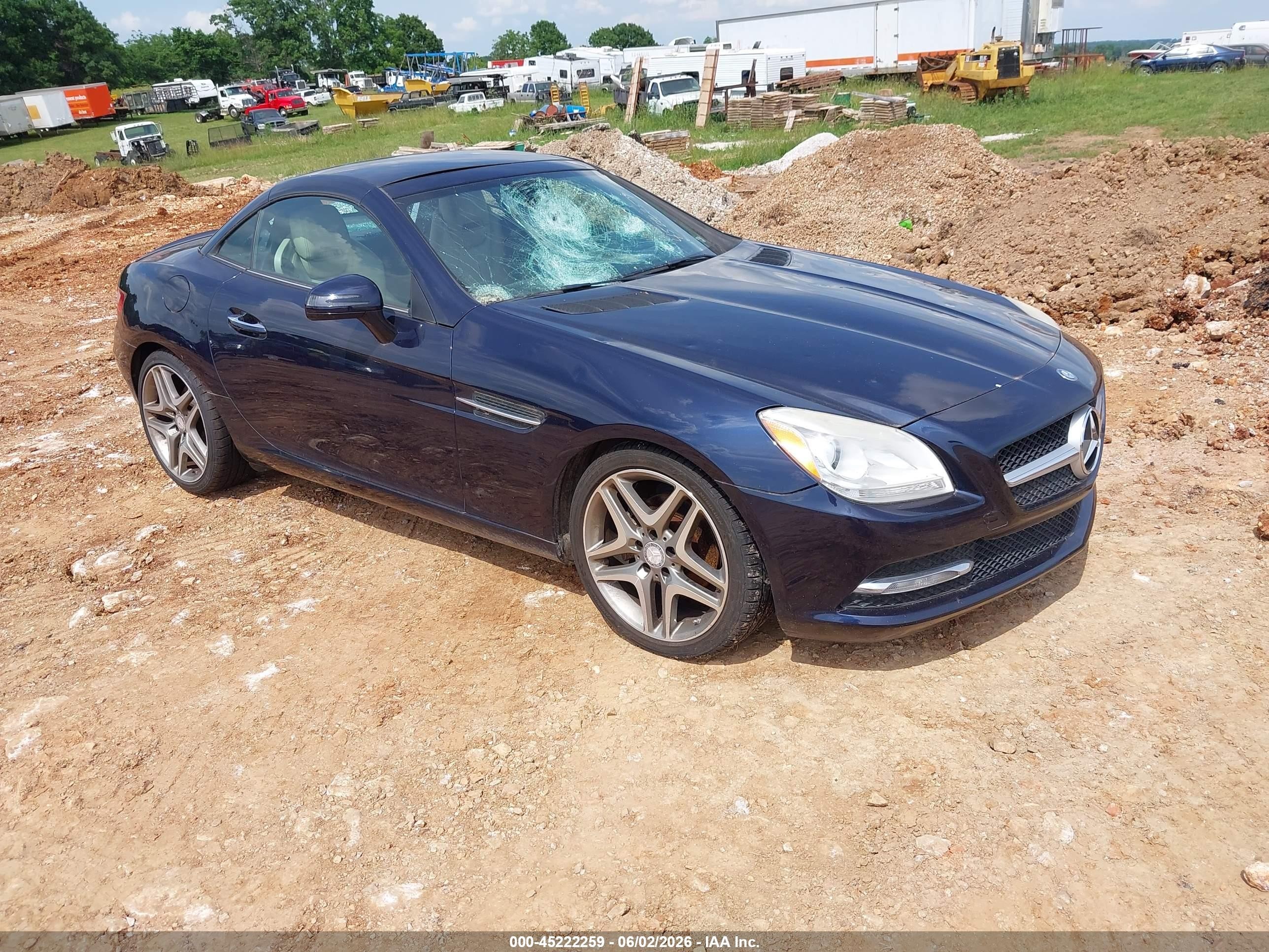 2013 Mercedes-benz Slk 250   Blue vin: WDDPK4HA0DF055652